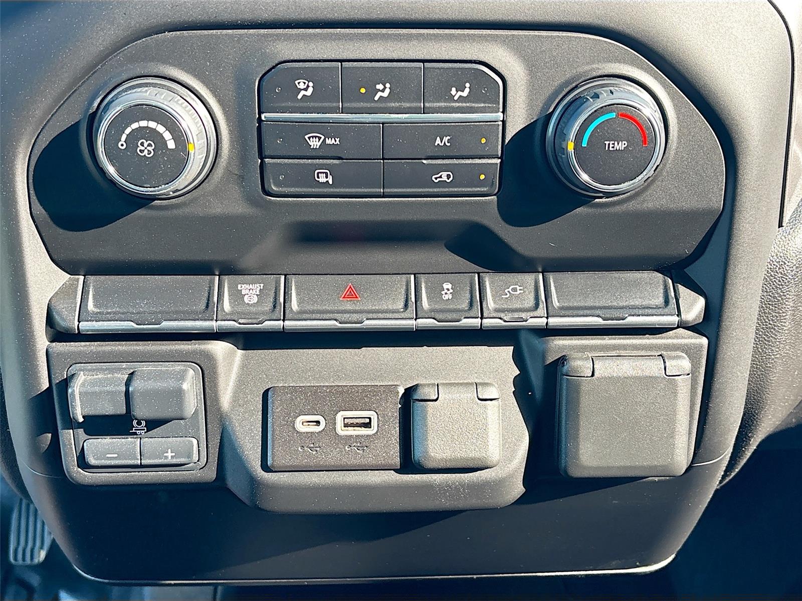 2023 Chevrolet Silverado 3500HD CC Work Truck