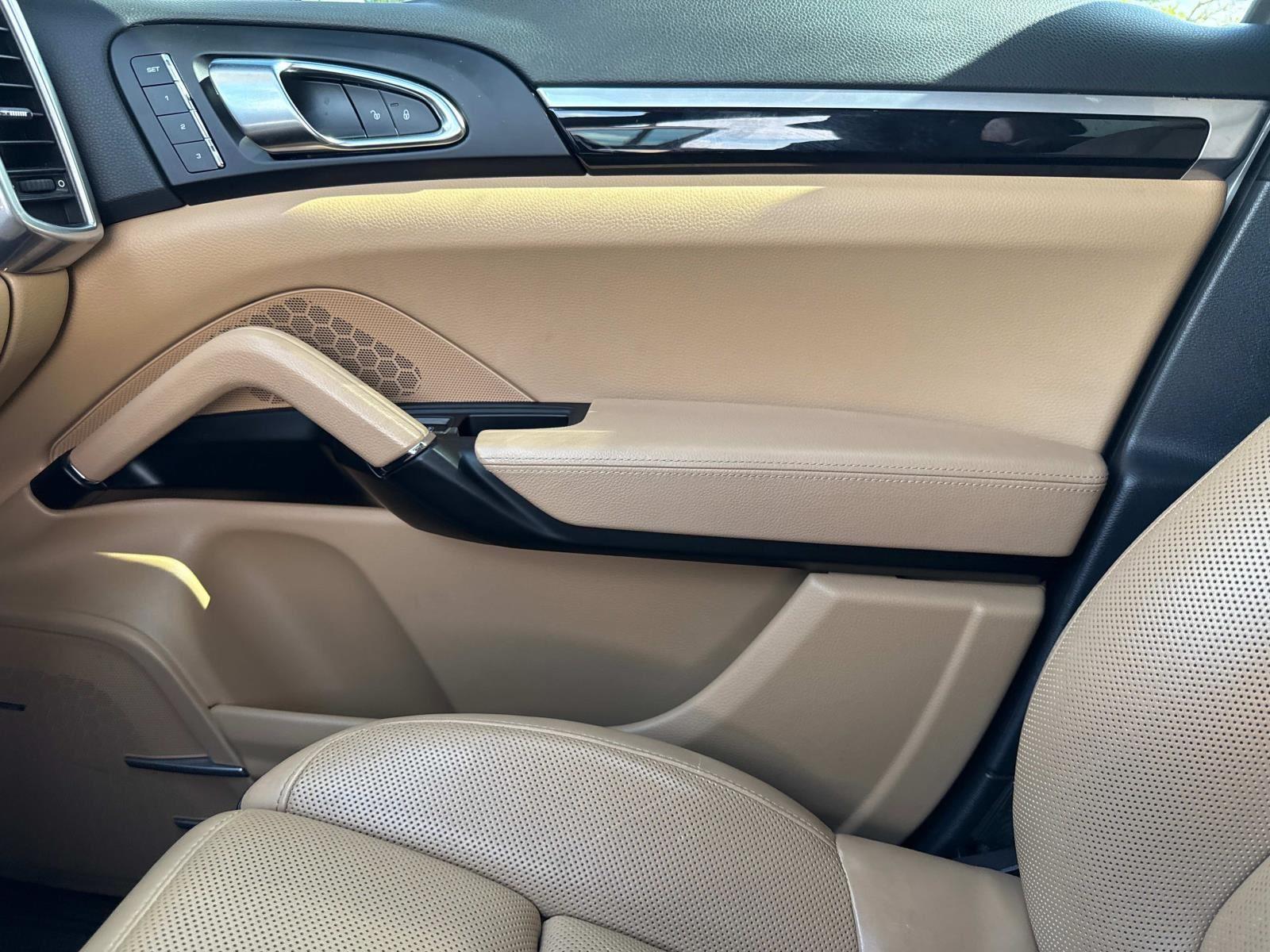 2016 Porsche Cayenne S