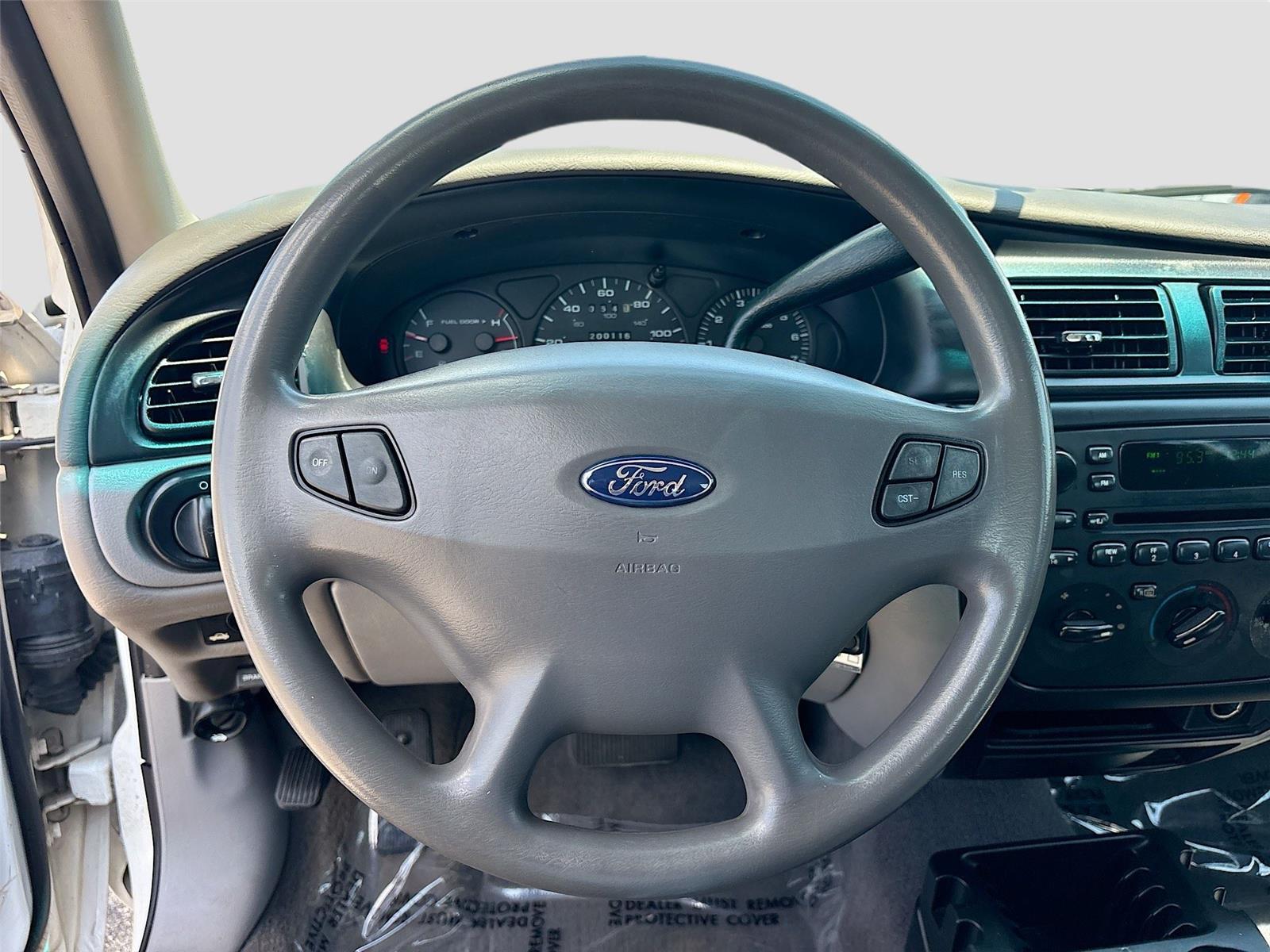 2002 Ford Taurus SE Standard