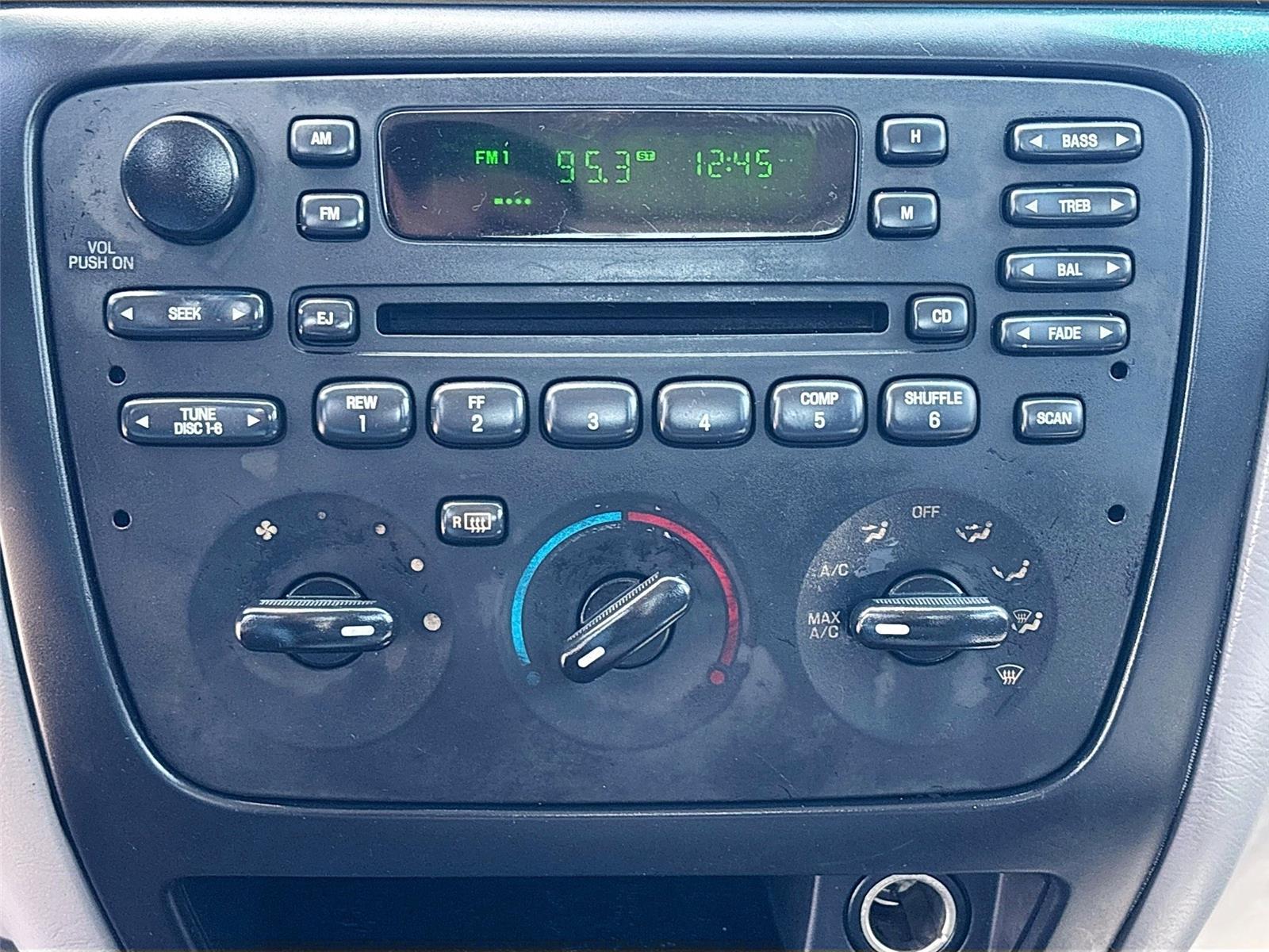 2002 Ford Taurus SE Standard