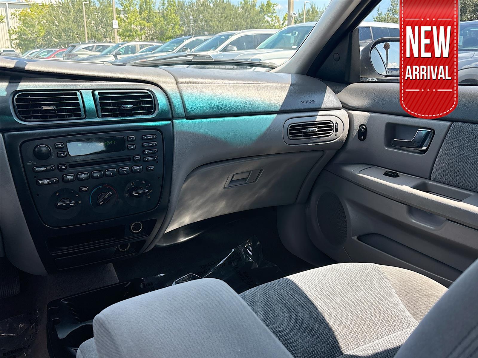 2002 Ford Taurus SE Standard