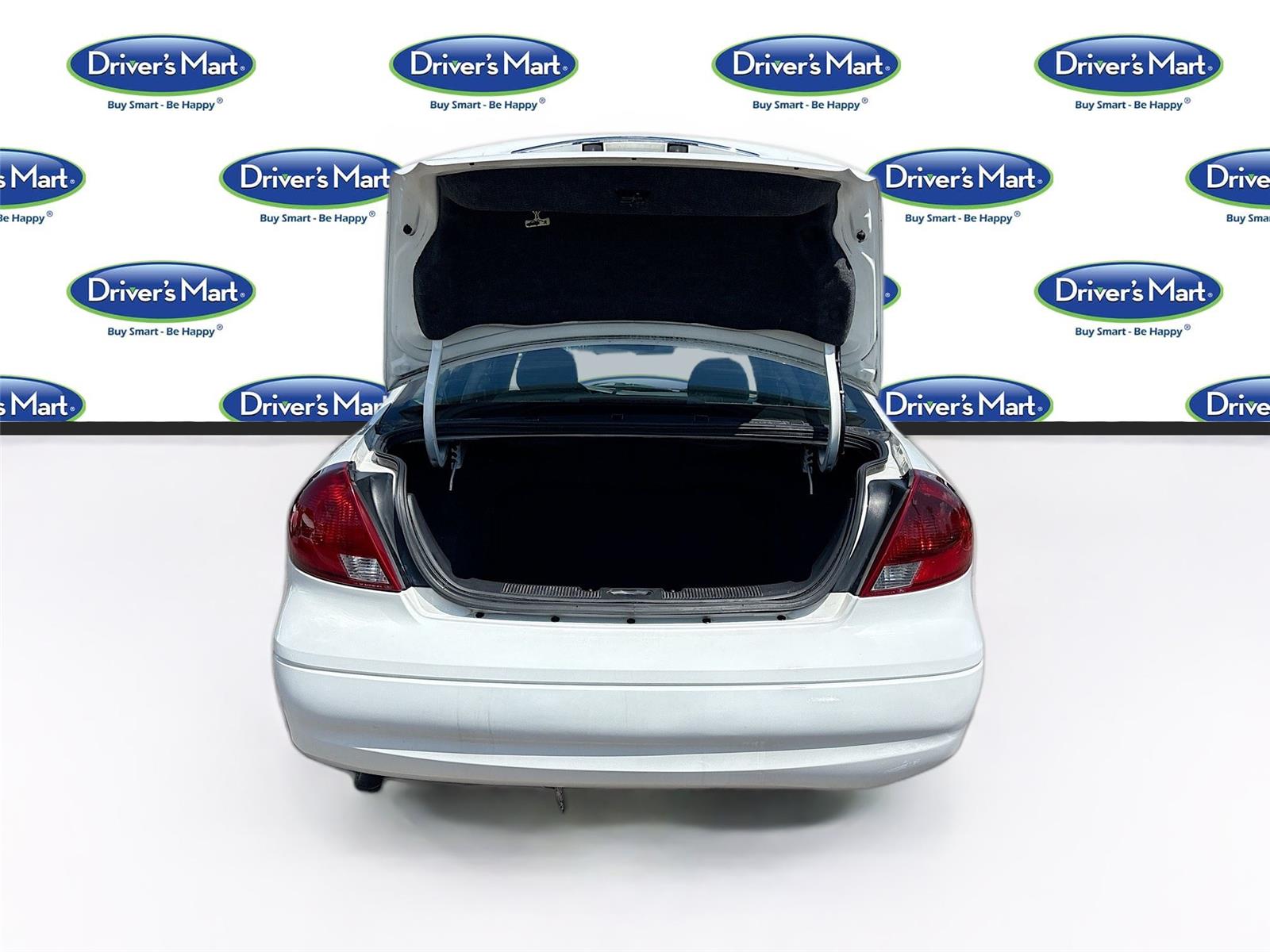 2002 Ford Taurus SE Standard