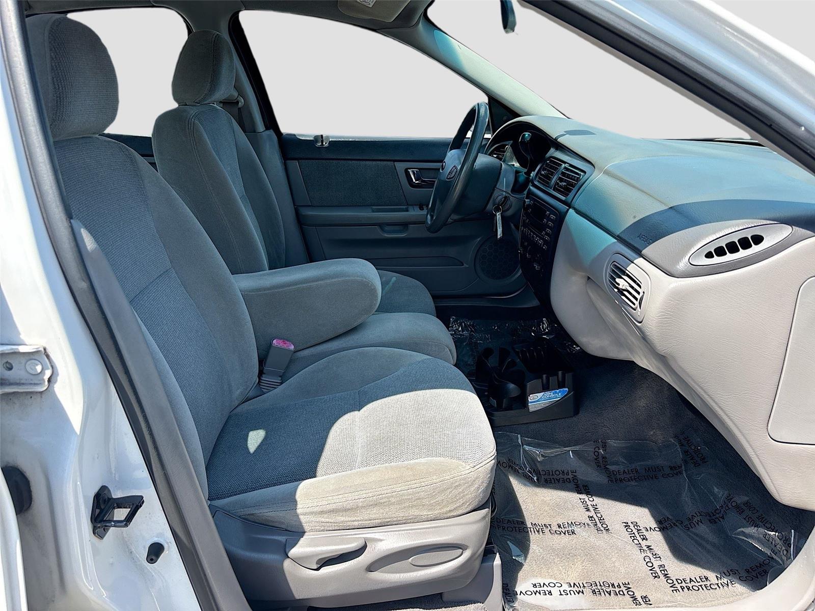 2002 Ford Taurus SE Standard