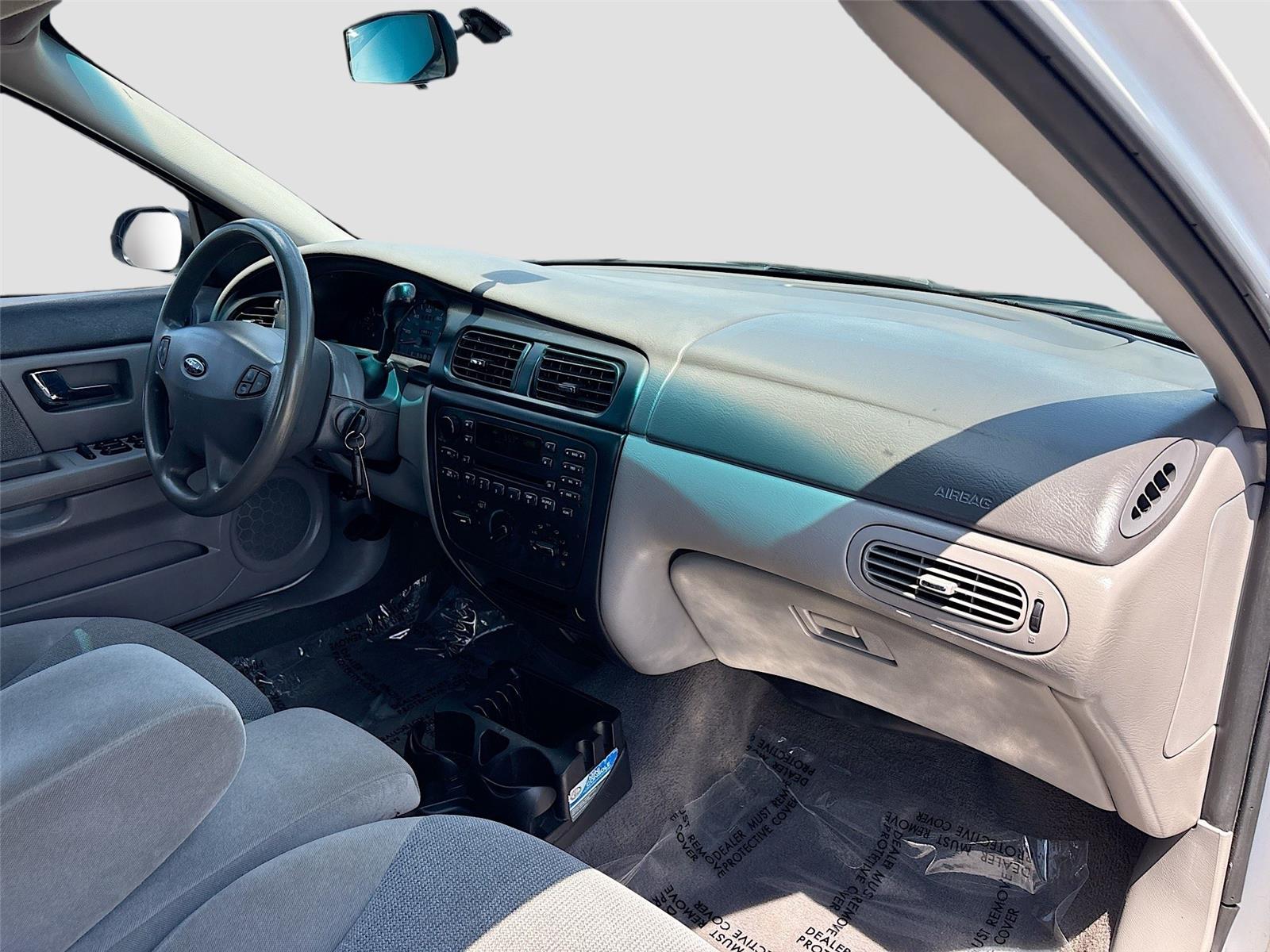 2002 Ford Taurus SE Standard