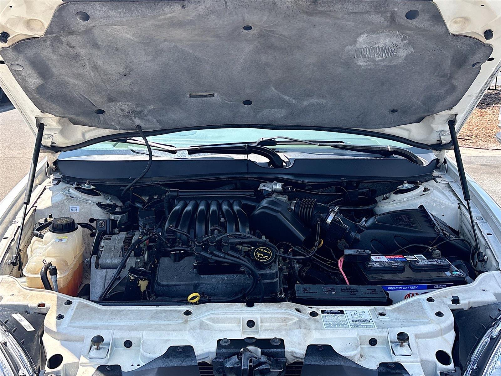 2002 Ford Taurus SE Standard