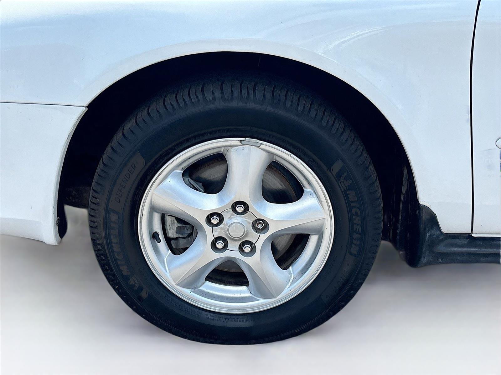 2002 Ford Taurus SE Standard