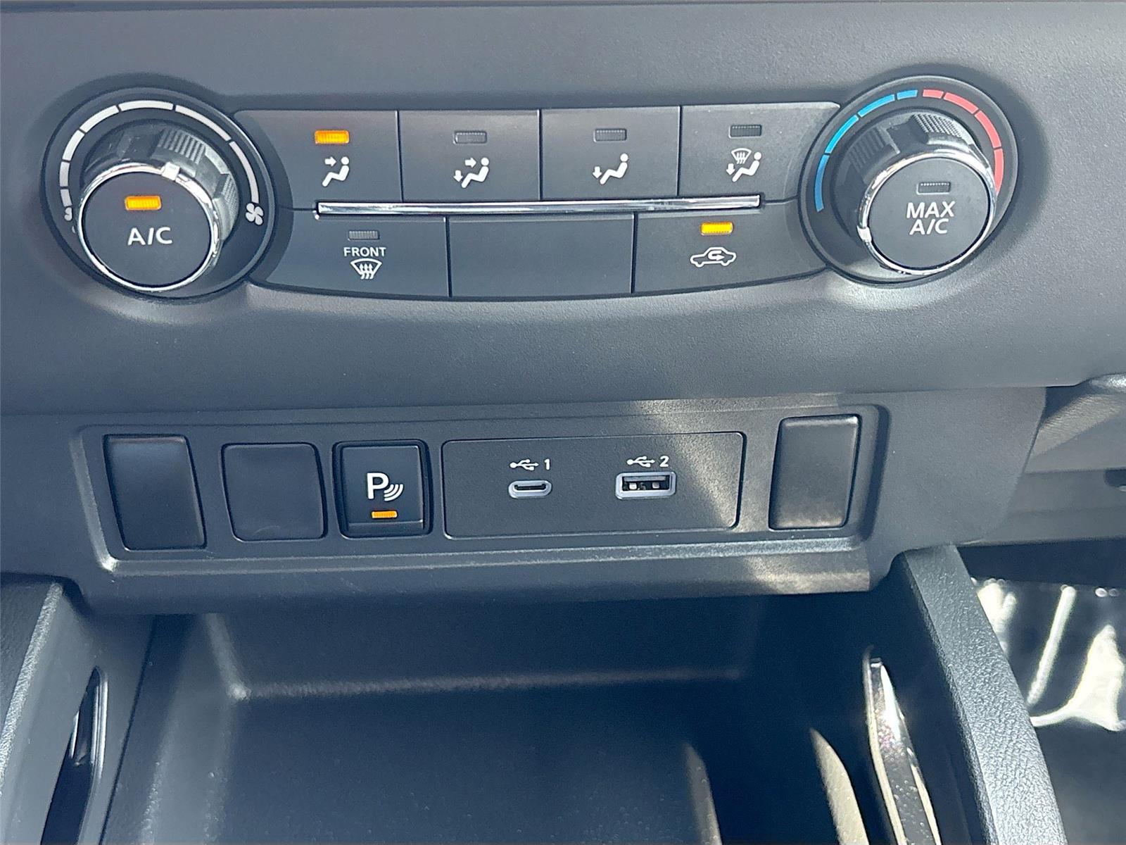 2023 Nissan Frontier SV