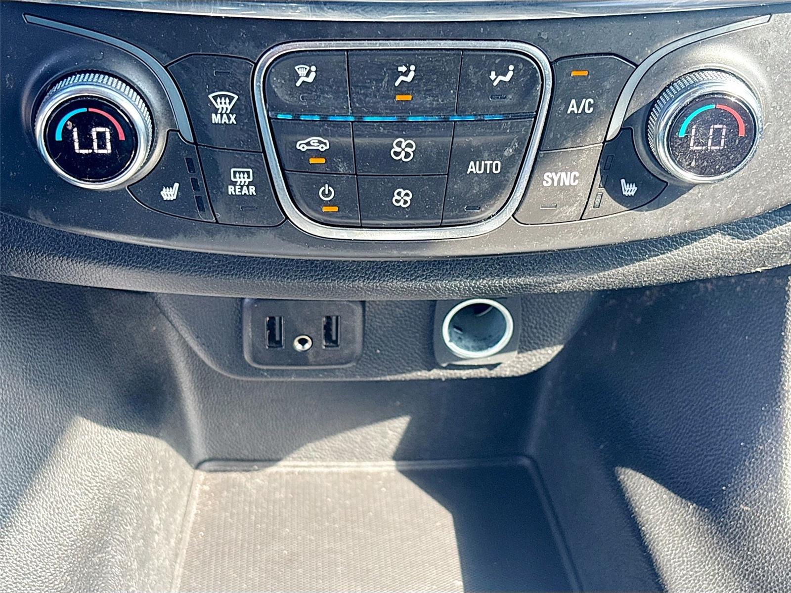 2020 Chevrolet Traverse LT Cloth