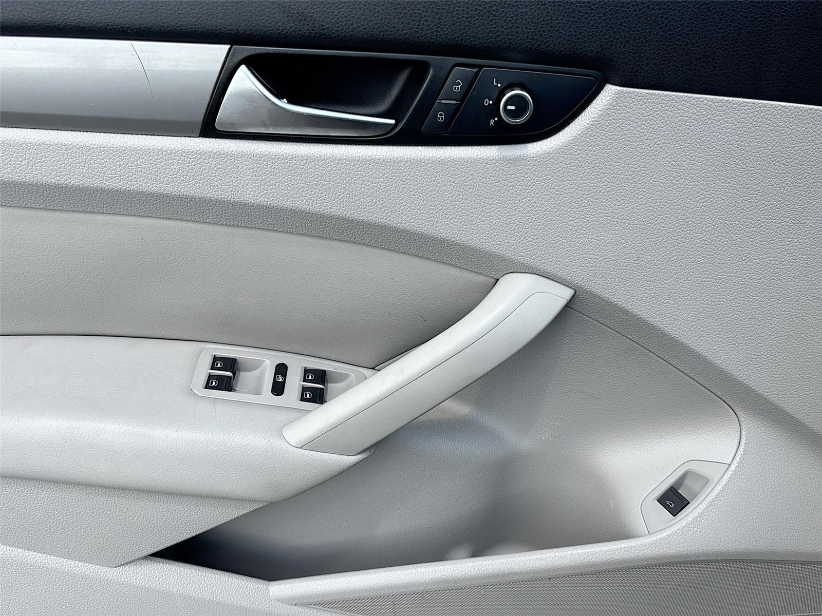 2015 Volkswagen Passat 1.8T Wolfsburg Ed