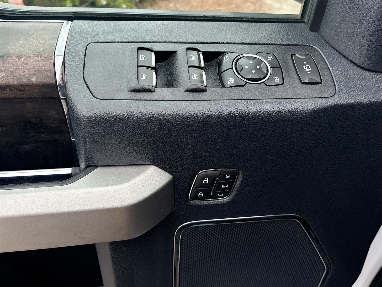 2022 Ford Super Duty F-250 SRW LARIAT