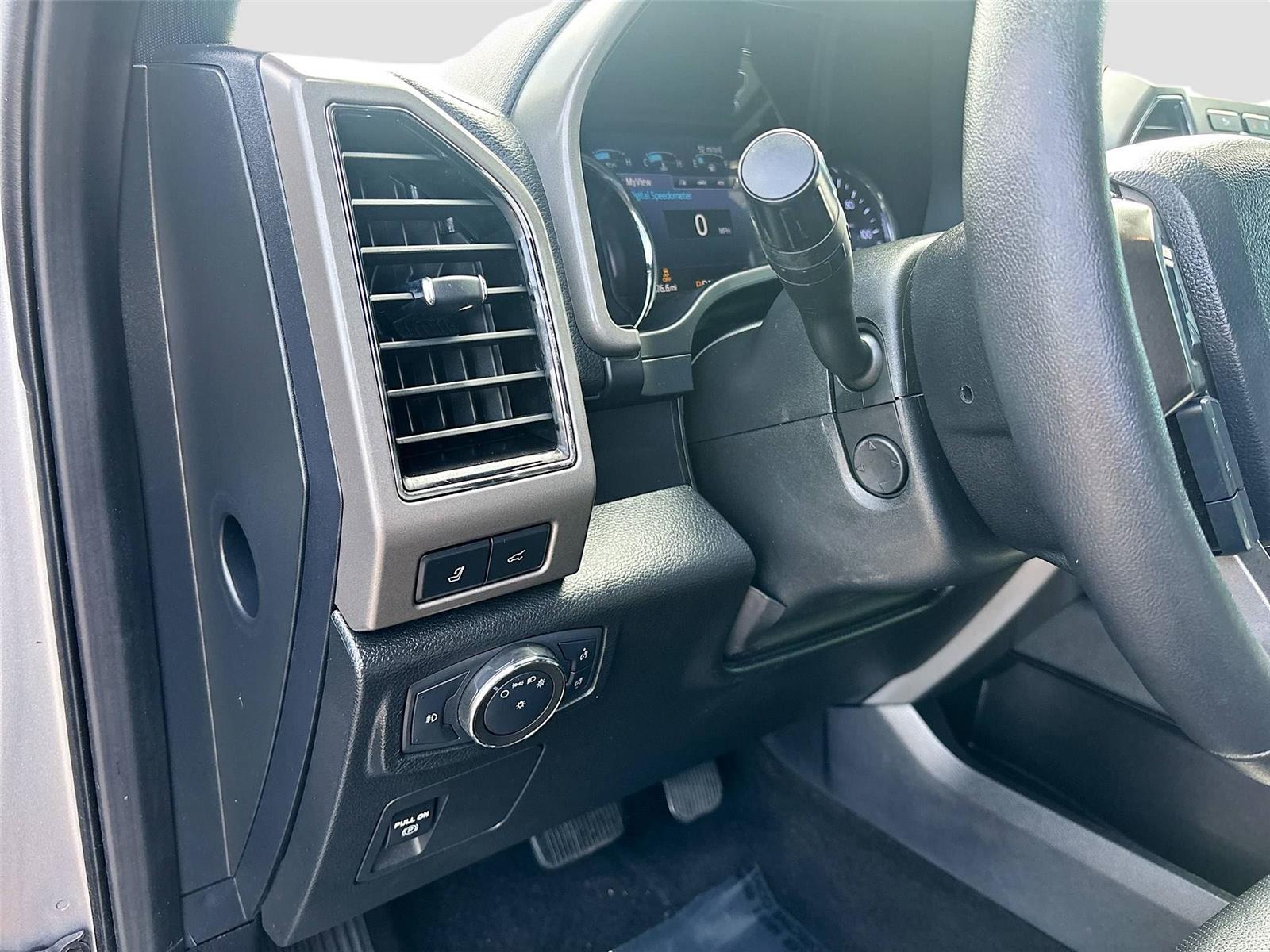 2020 Ford Expedition XLT photo 5