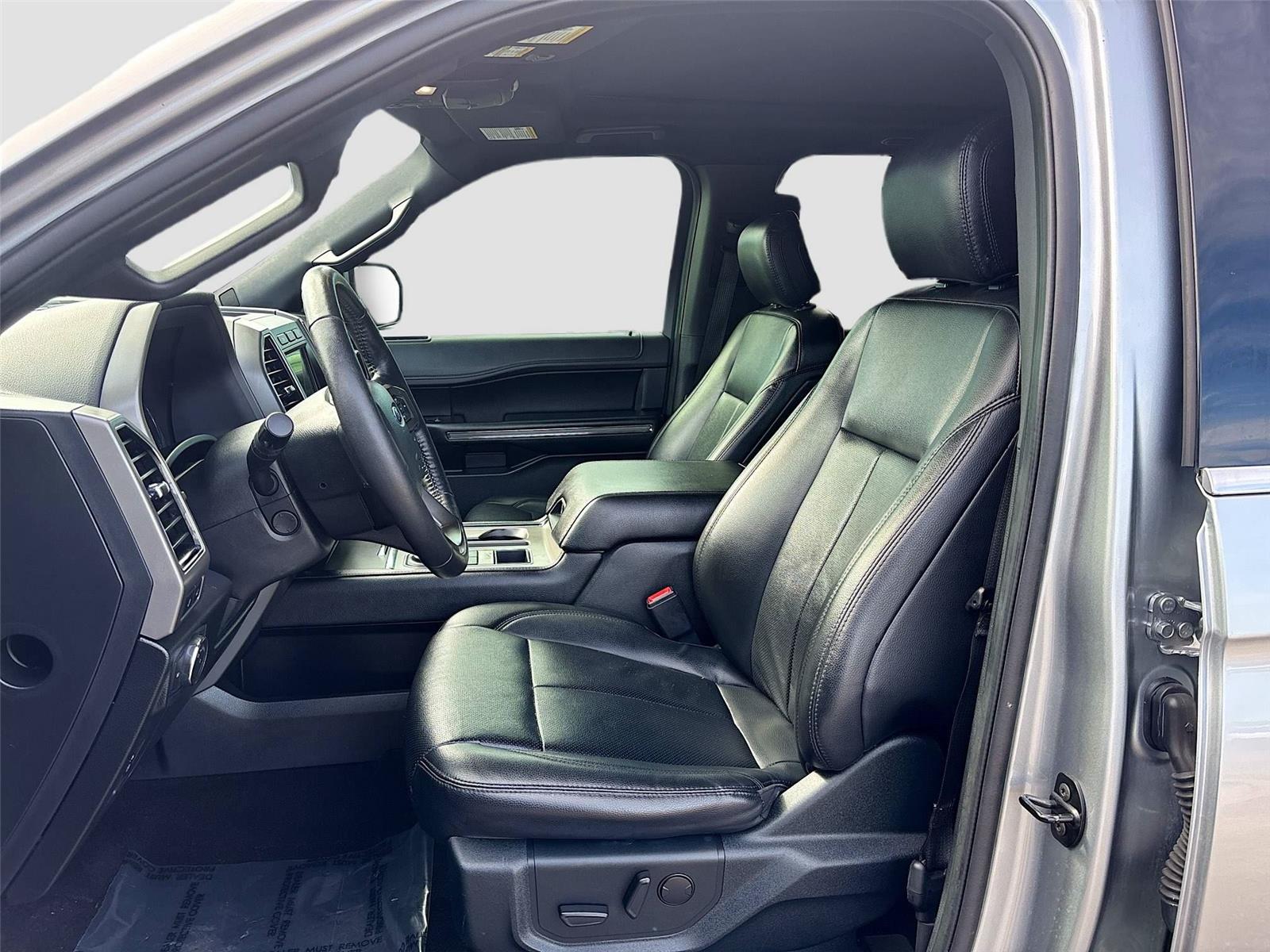 2020 Ford Expedition XLT photo 17