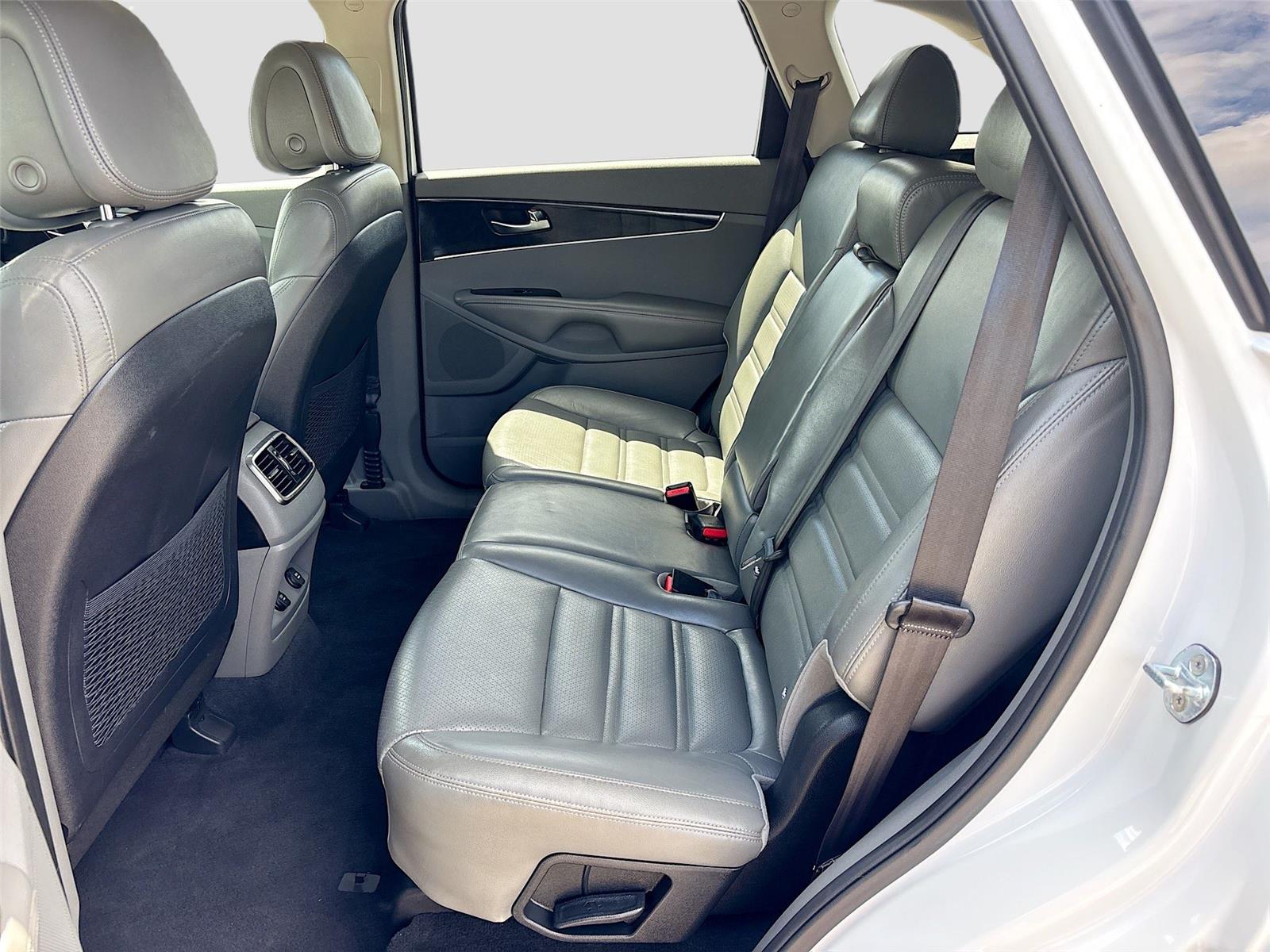 2016 Kia Sorento EX