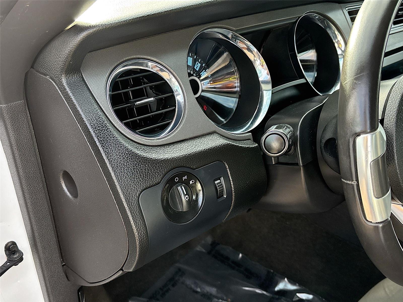 2014 Ford Mustang V6