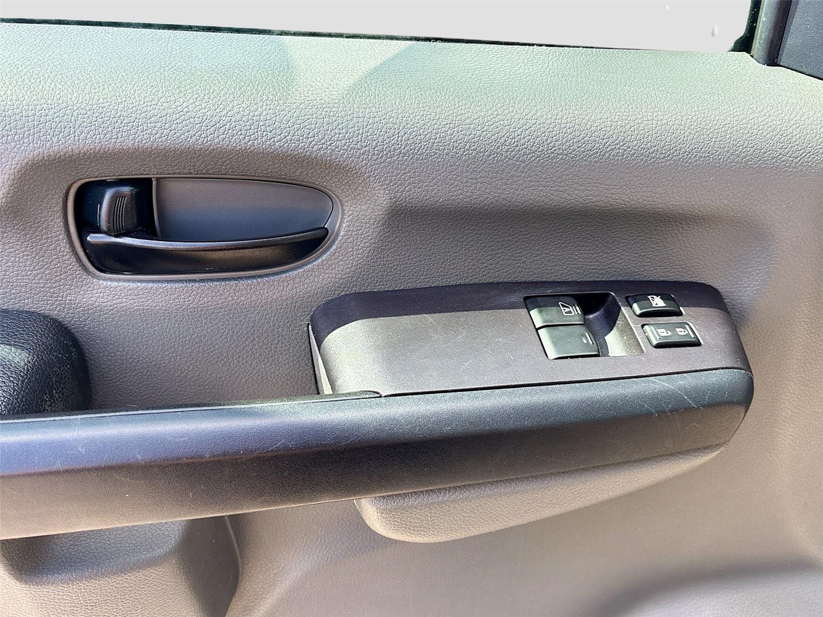 2016 Nissan NVP SL