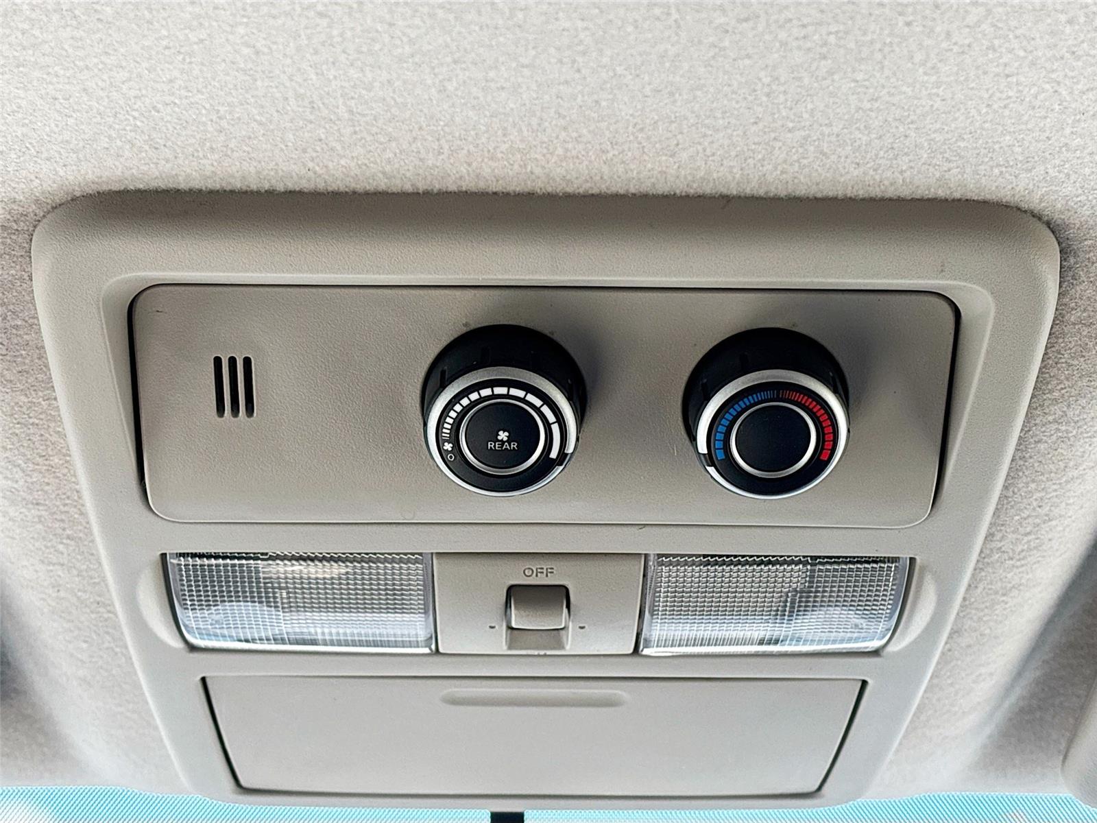 2016 Nissan NVP SL