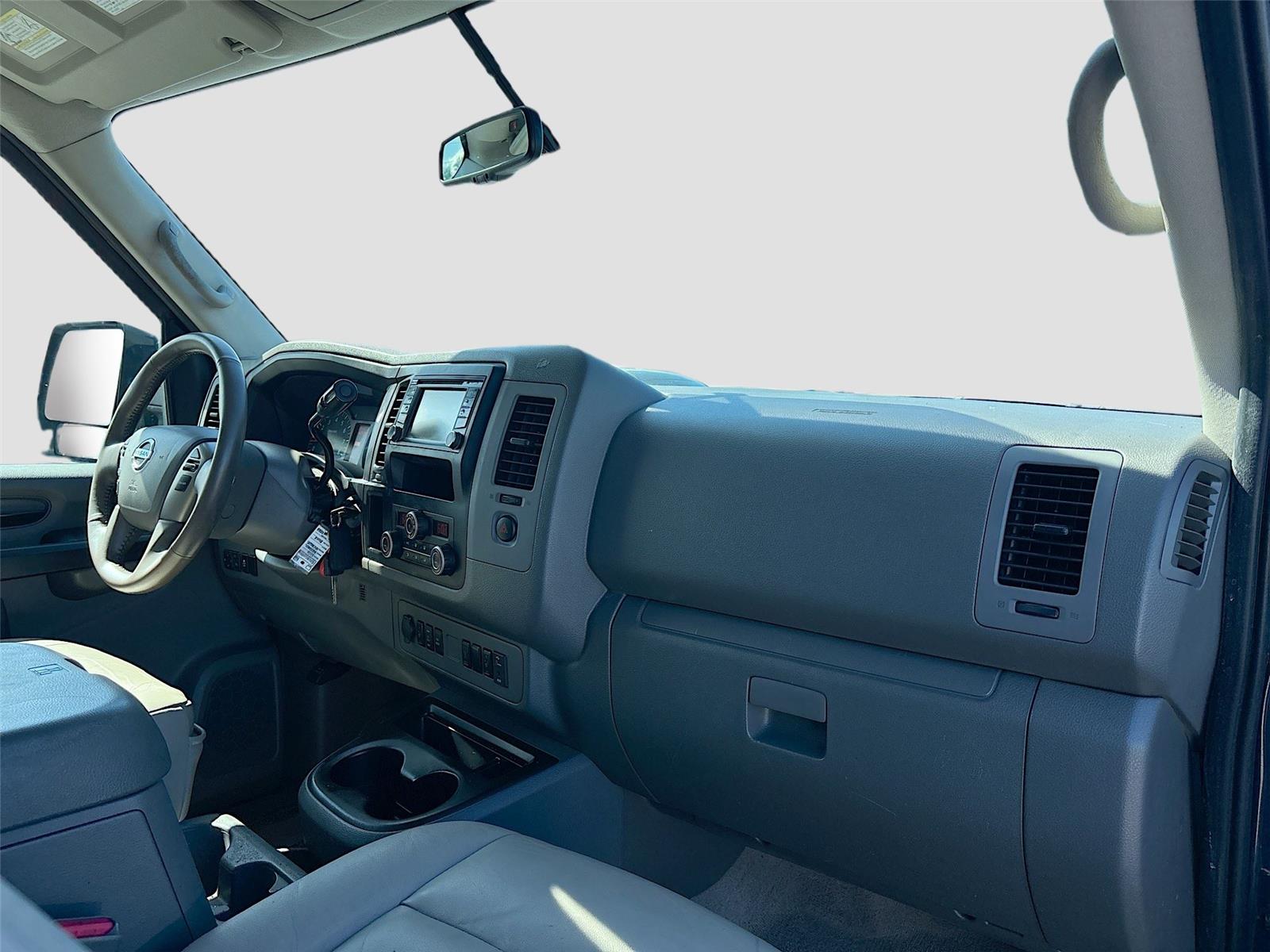 2016 Nissan NVP SL