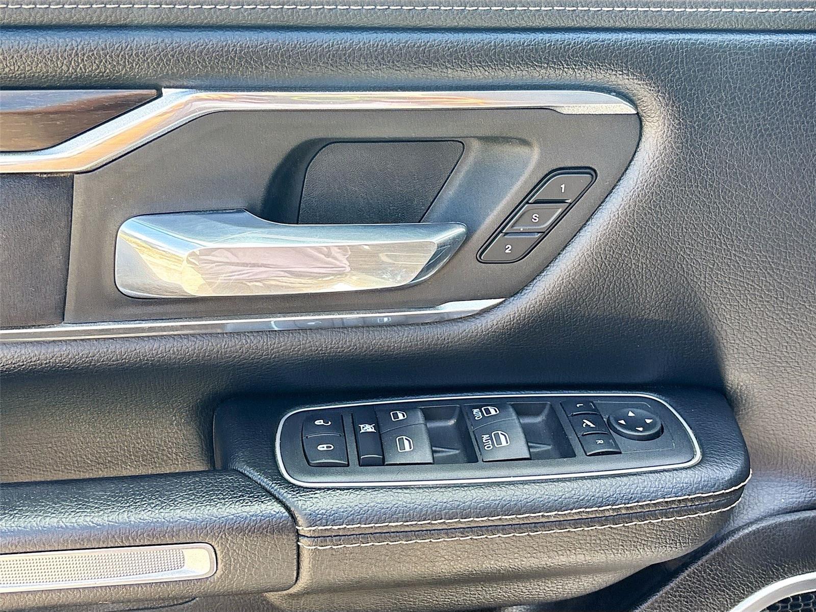 2022 Ram 1500 Laramie photo 13