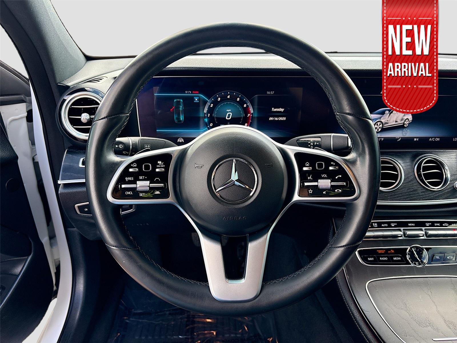2019 Mercedes Benz E 450 photo 11