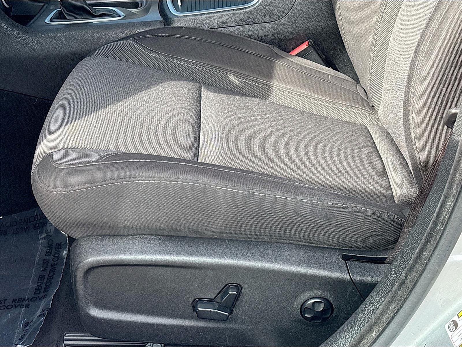 2019 Dodge Charger SXT photo 18