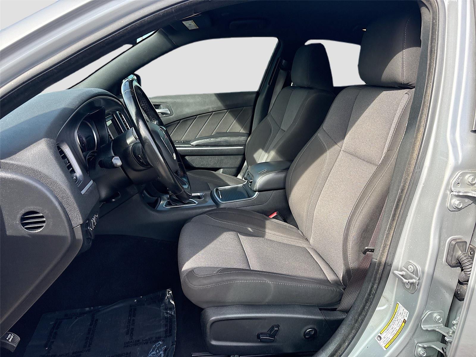 2019 Dodge Charger SXT photo 19