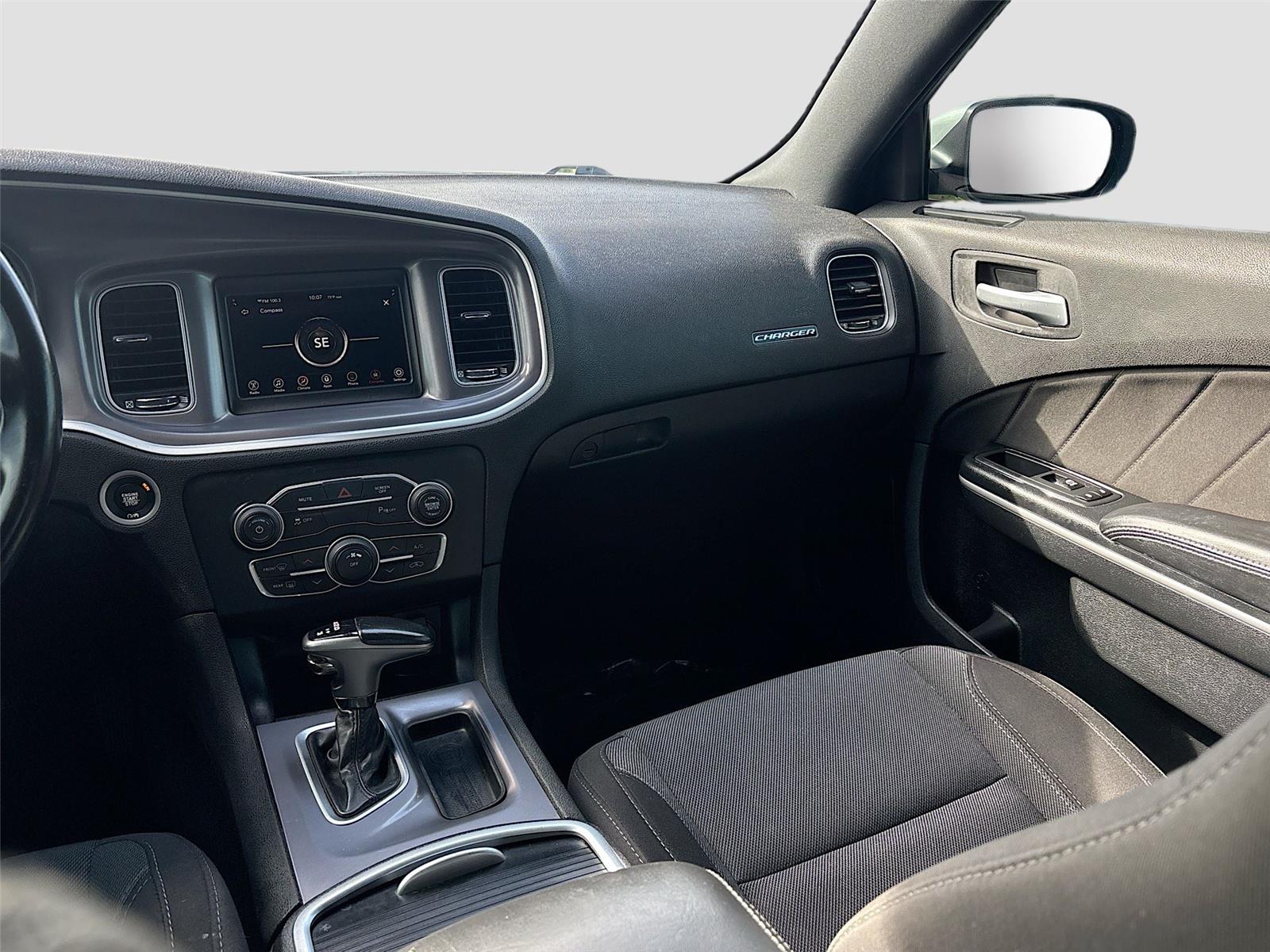 2019 Dodge Charger SXT photo 21