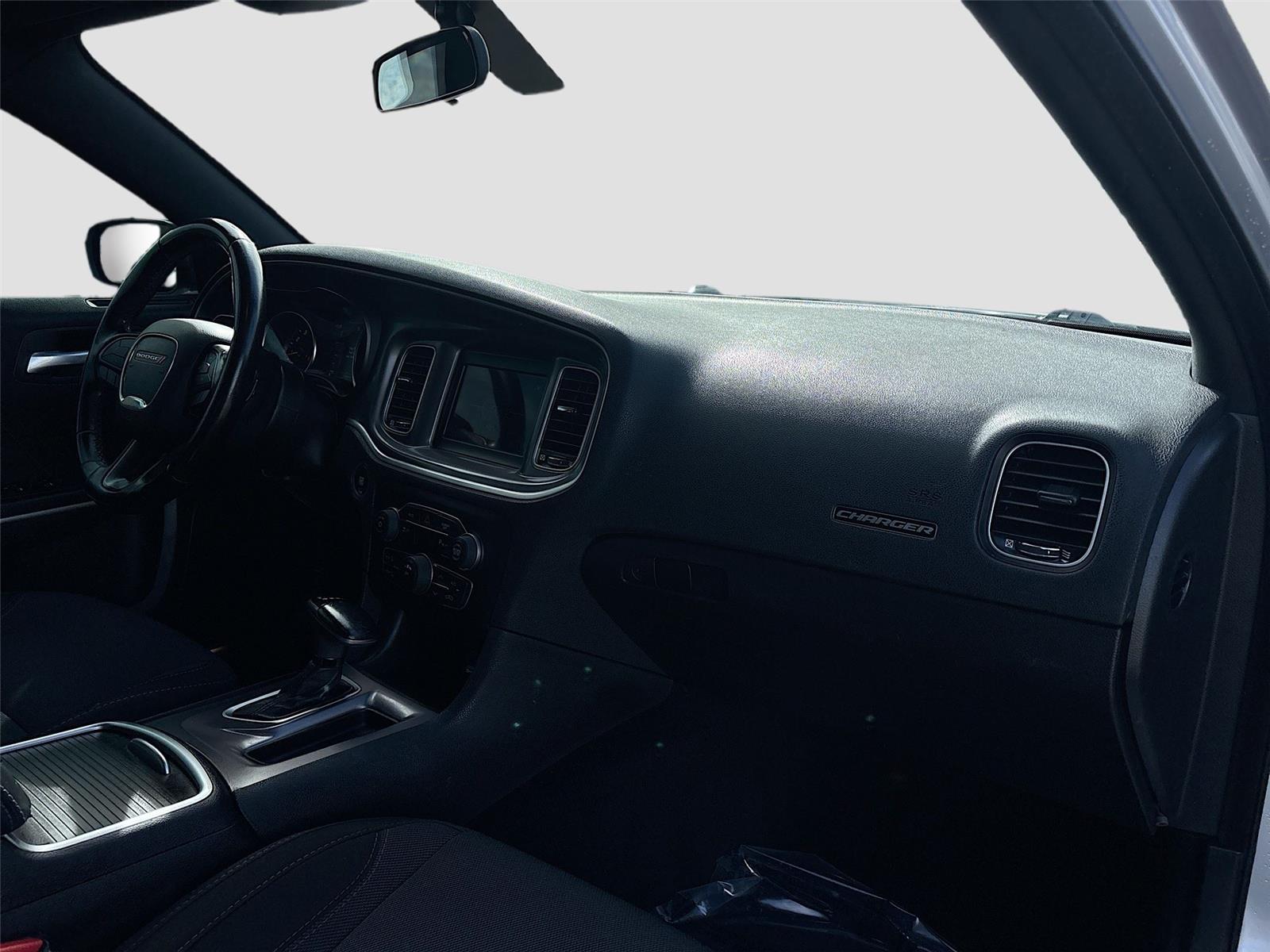 2019 Dodge Charger SXT photo 26