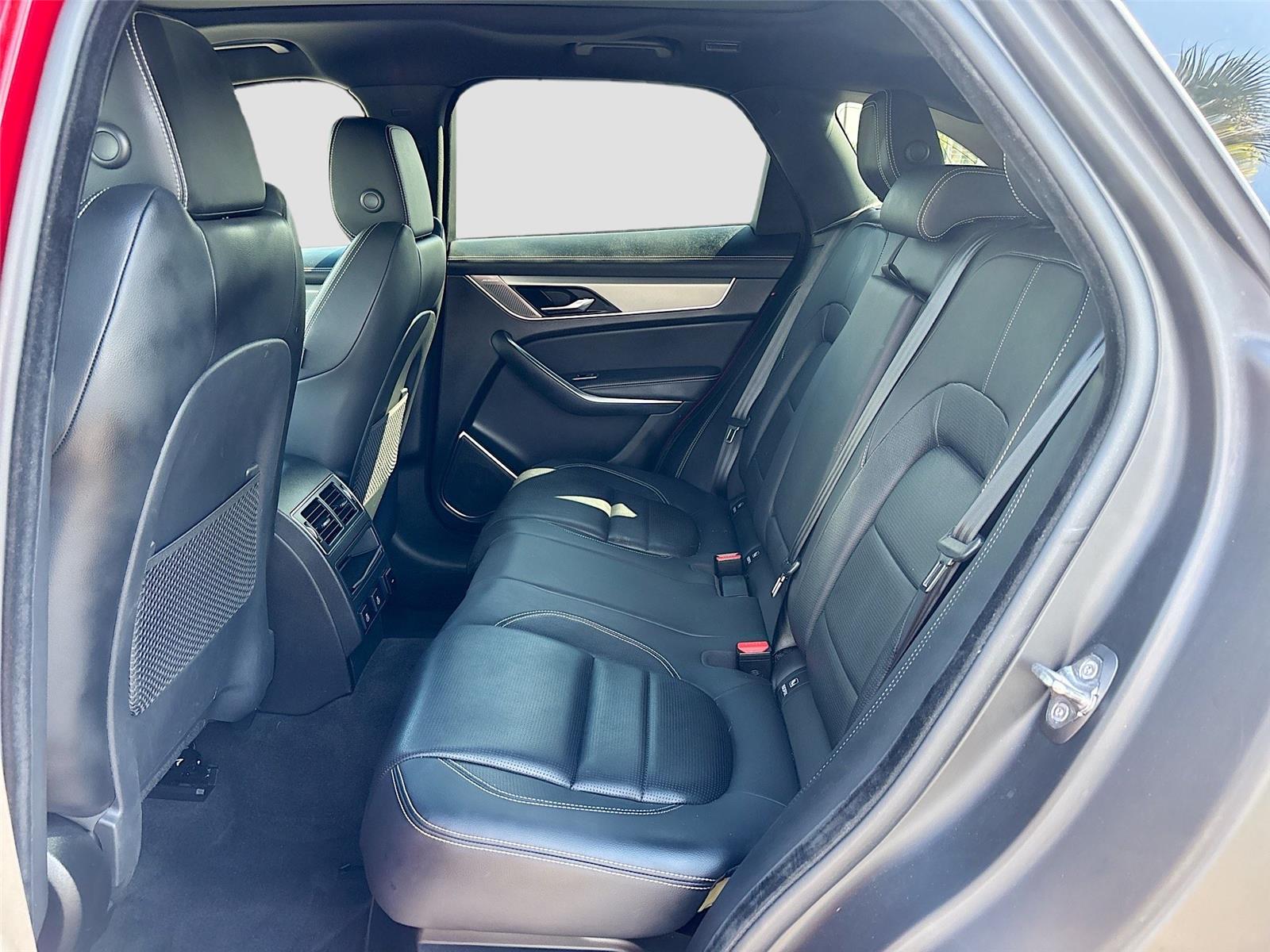 2024 Jaguar F-PACE P250 R-Dynamic S photo 23