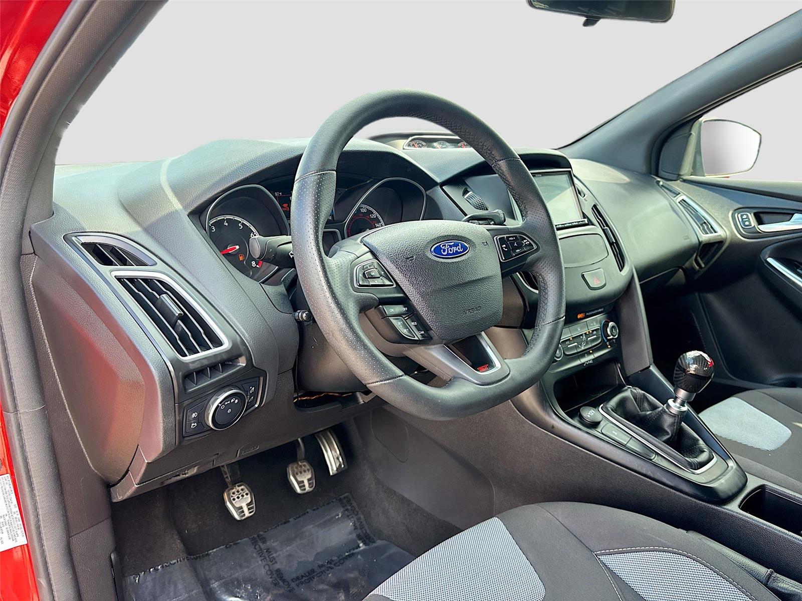 2018 Ford Focus ST photo 9