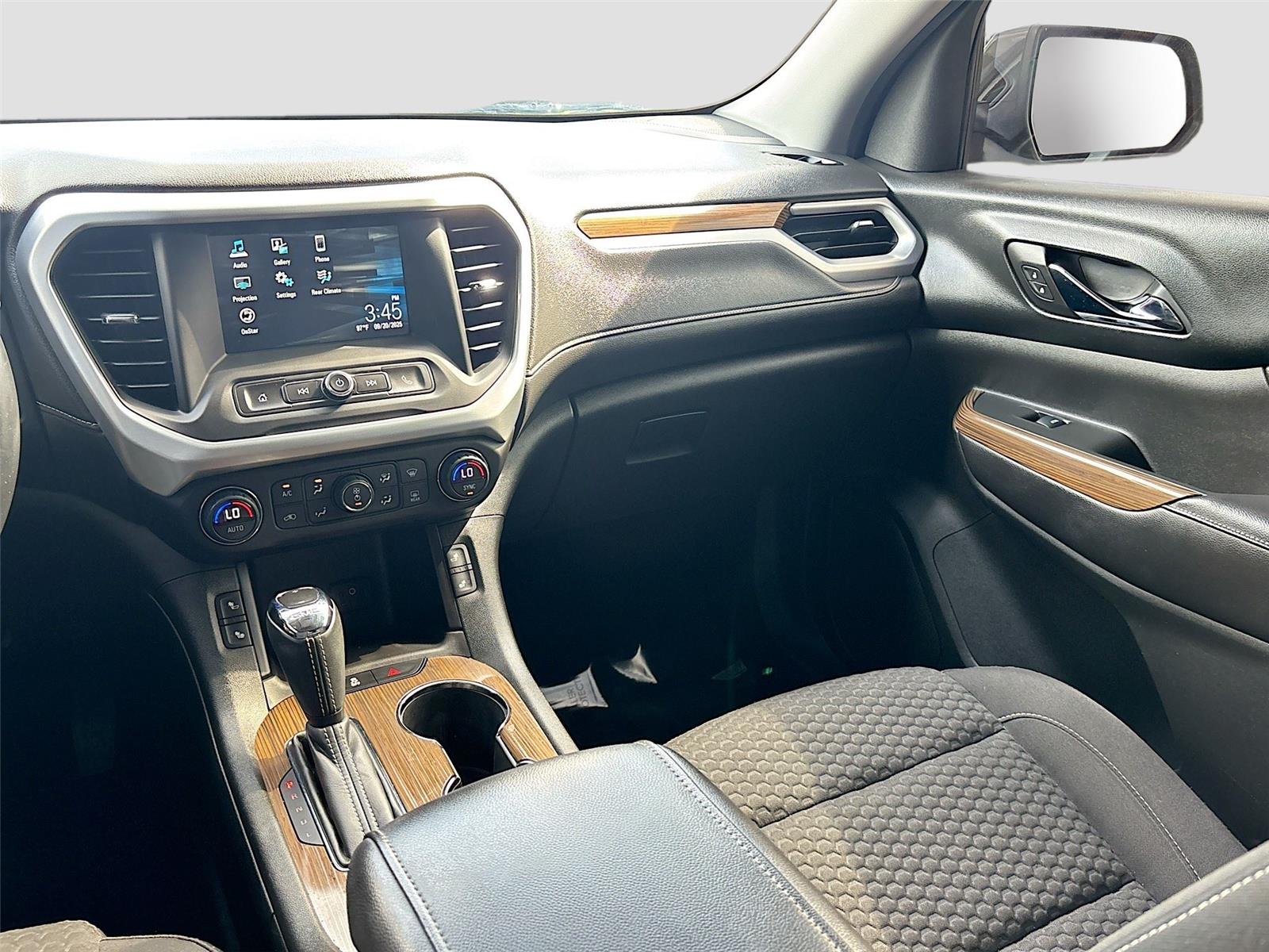 2017 GMC Acadia SLE