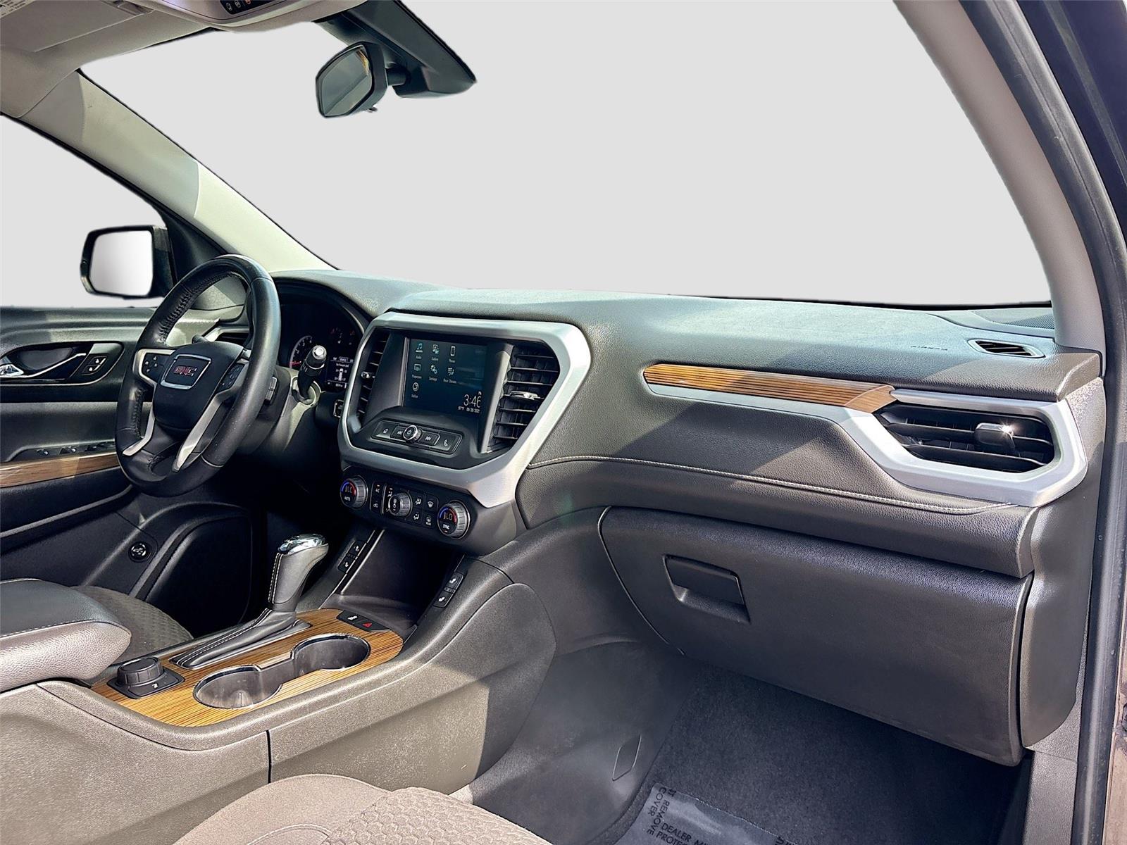 2017 GMC Acadia SLE