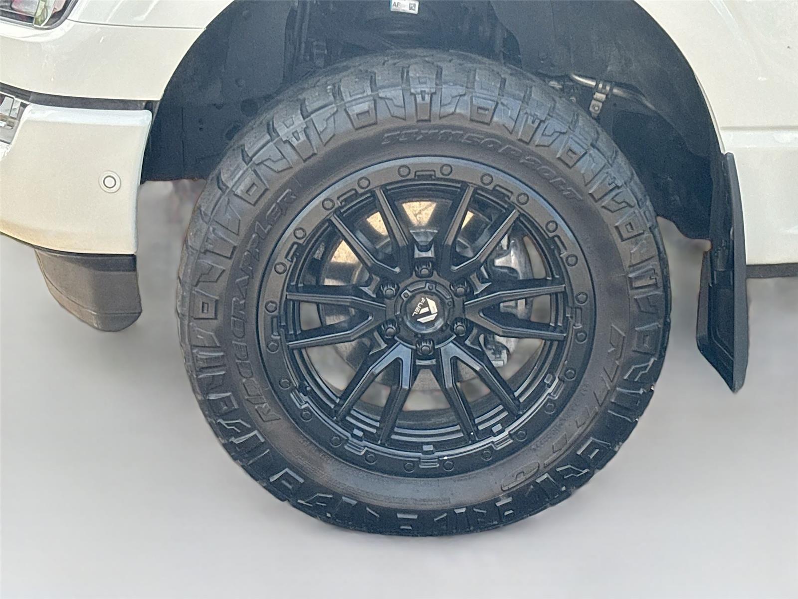 2023 Ford F-150 Platinum photo 28