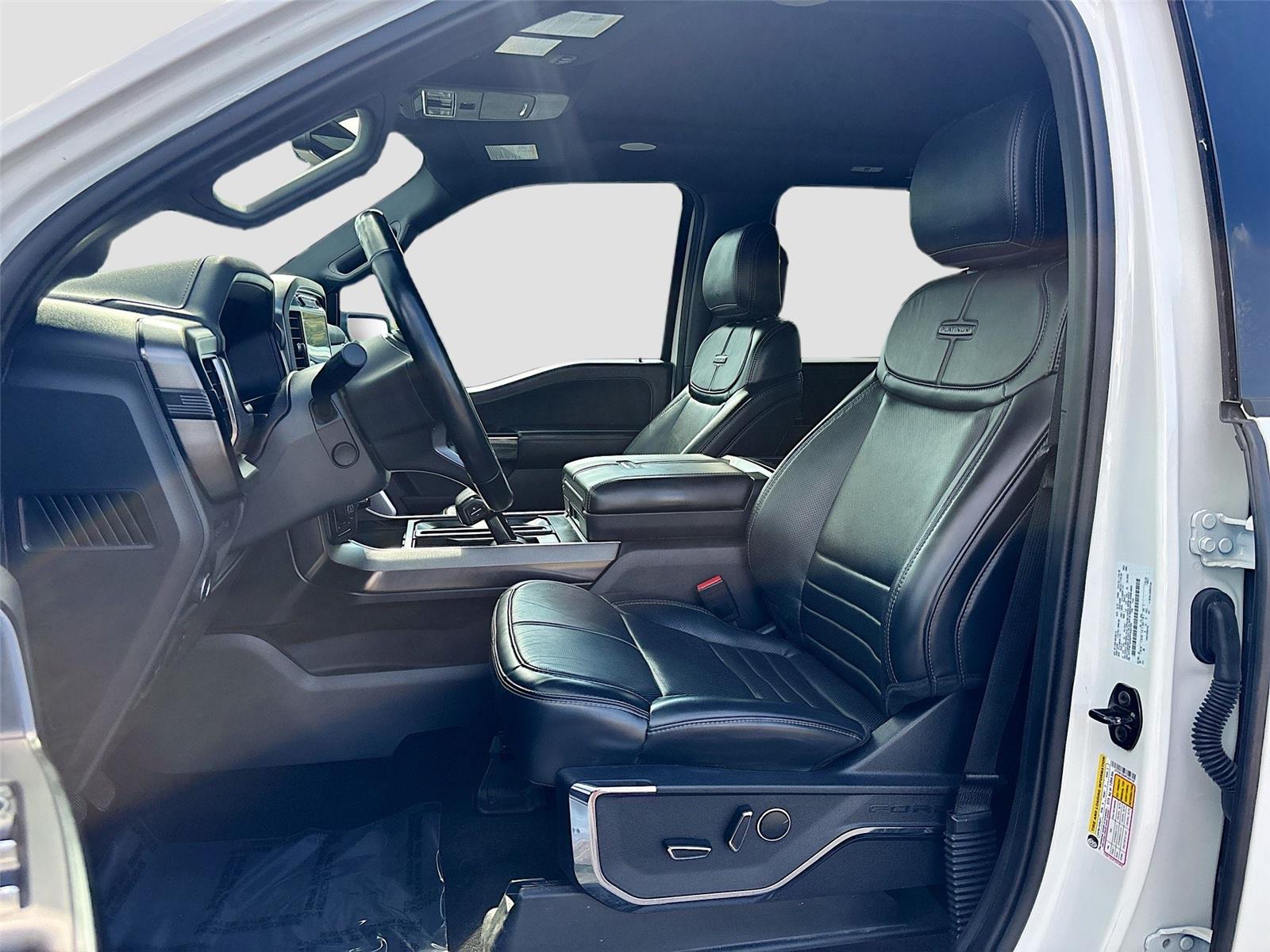 2023 Ford F-150 Platinum photo 19