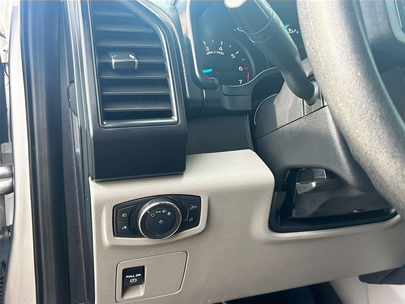 2020 Ford F-150 XL photo 4