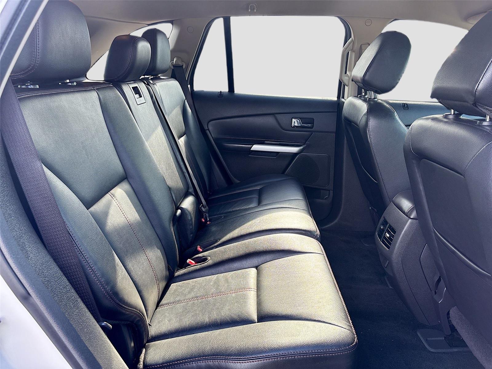 2013 Ford Edge SEL photo 16