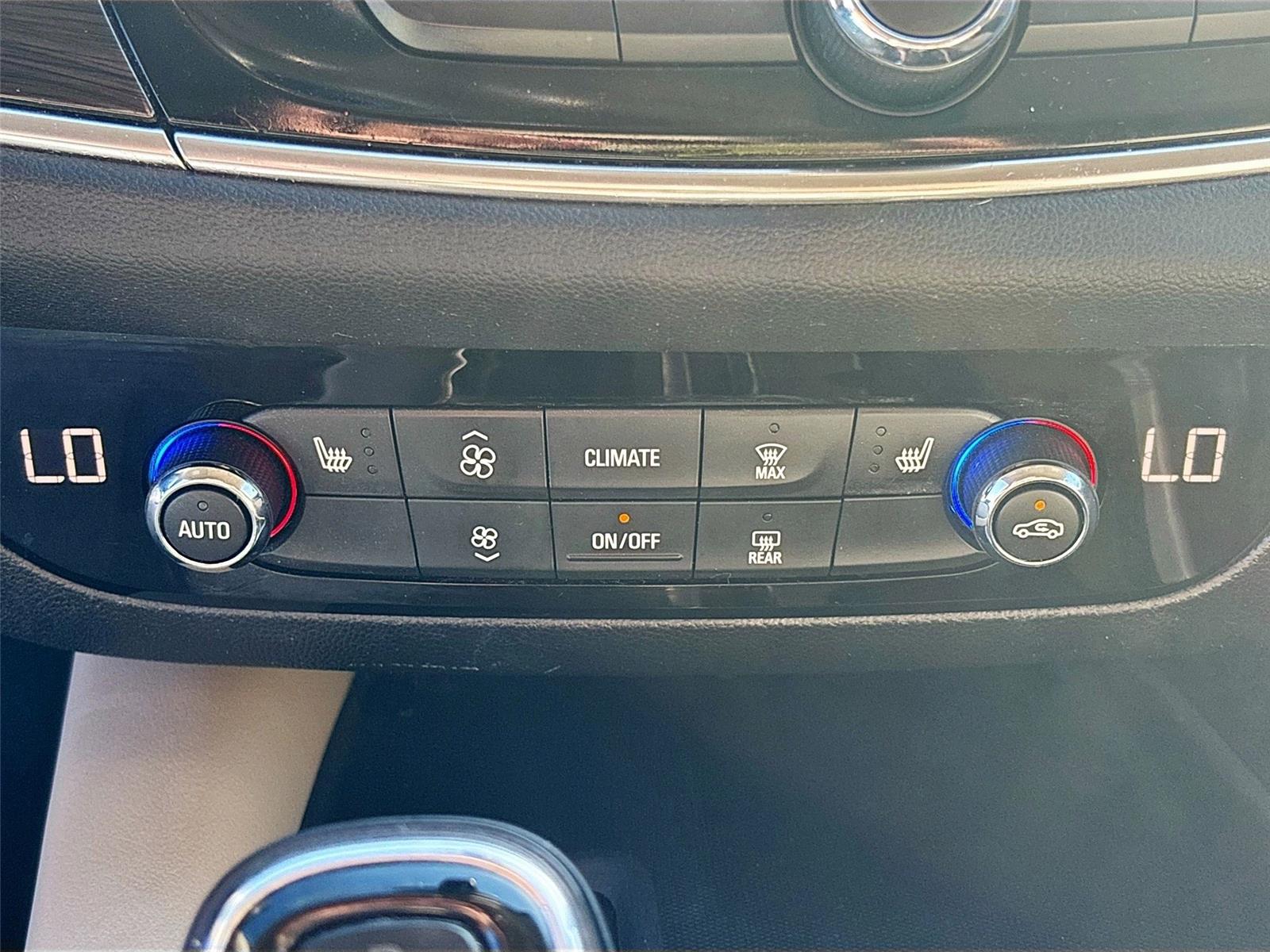 2018 Buick Enclave Essence photo 14