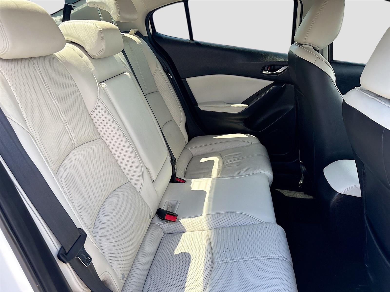 2018 Mazda Mazda3 Grand Touring photo 19