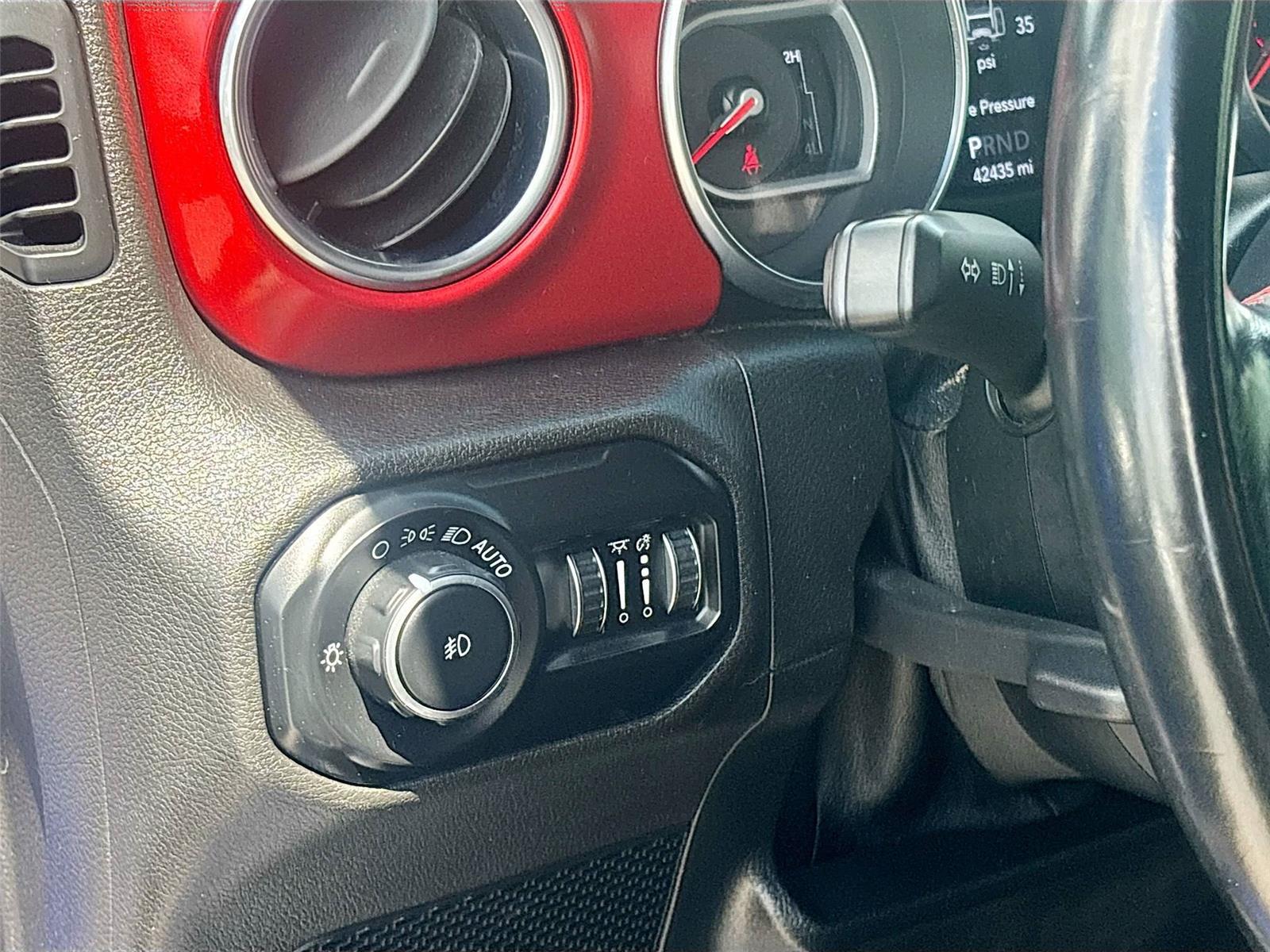 2020 Jeep Wrangler Rubicon photo 8