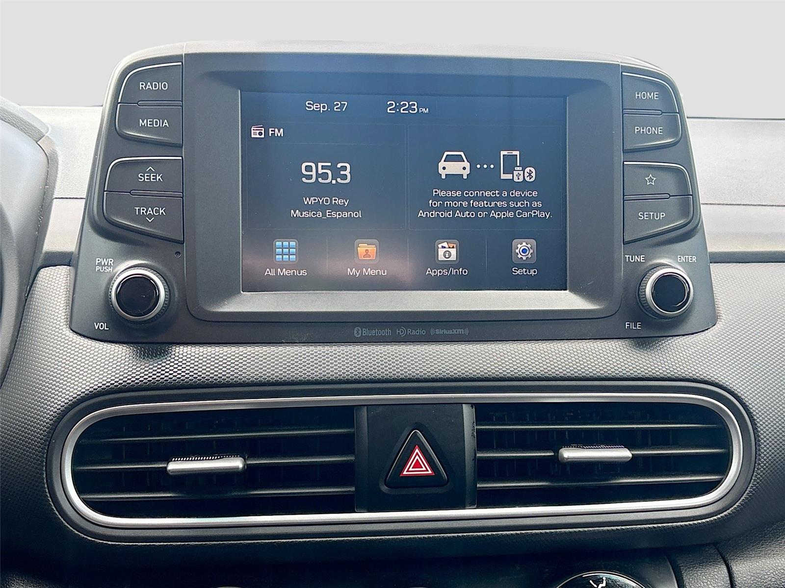 2020 Hyundai Kona SEL photo 2