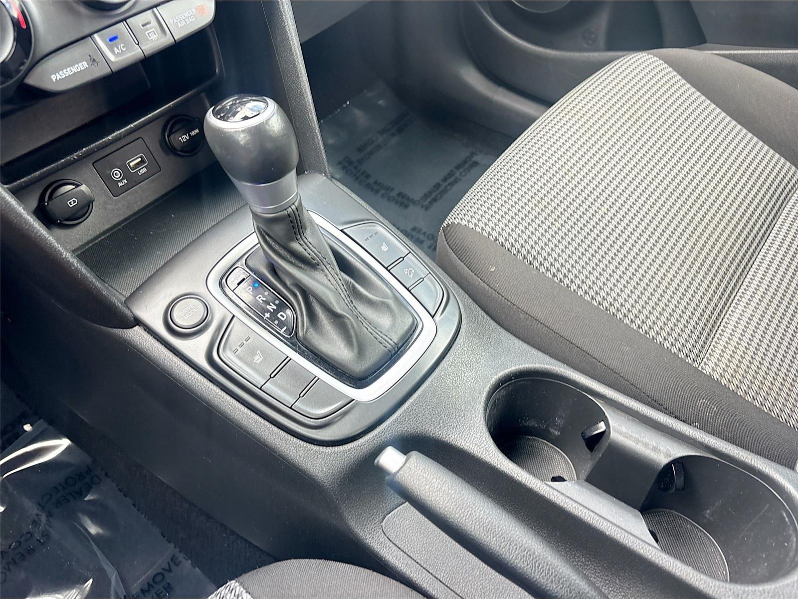 2020 Hyundai Kona SEL photo 3
