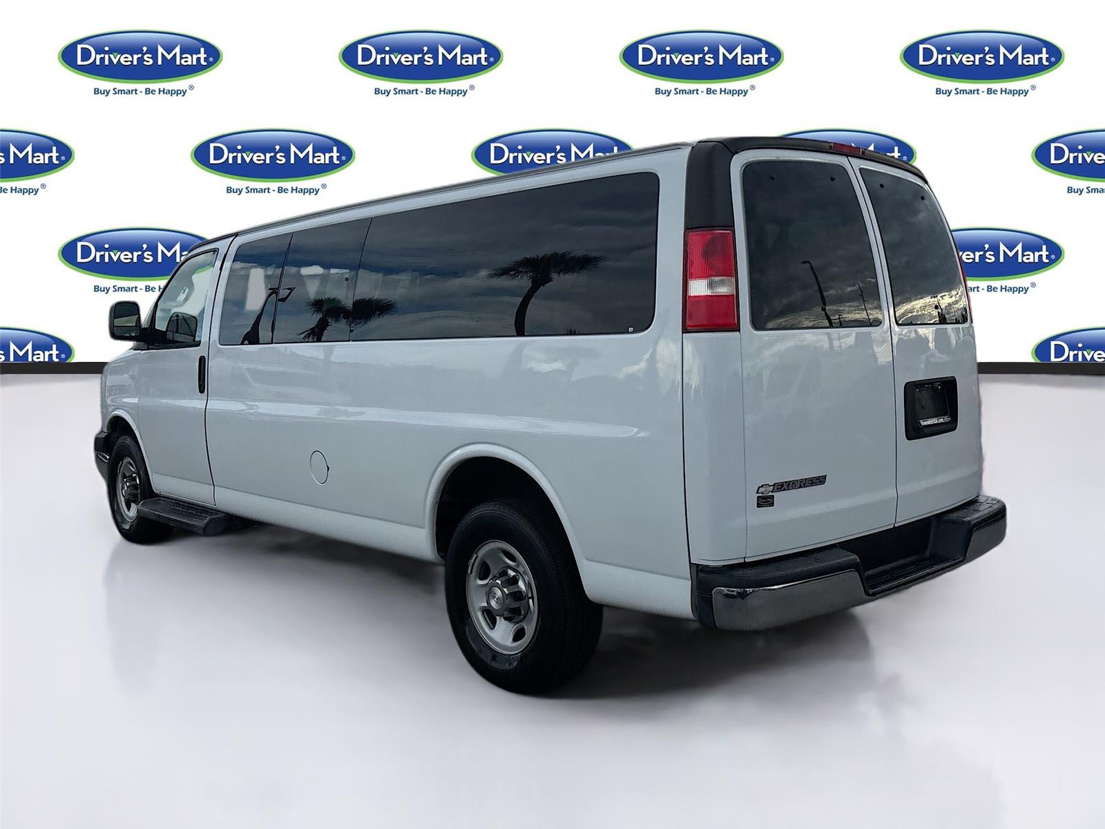 2019 Chevrolet Express Passenger LT