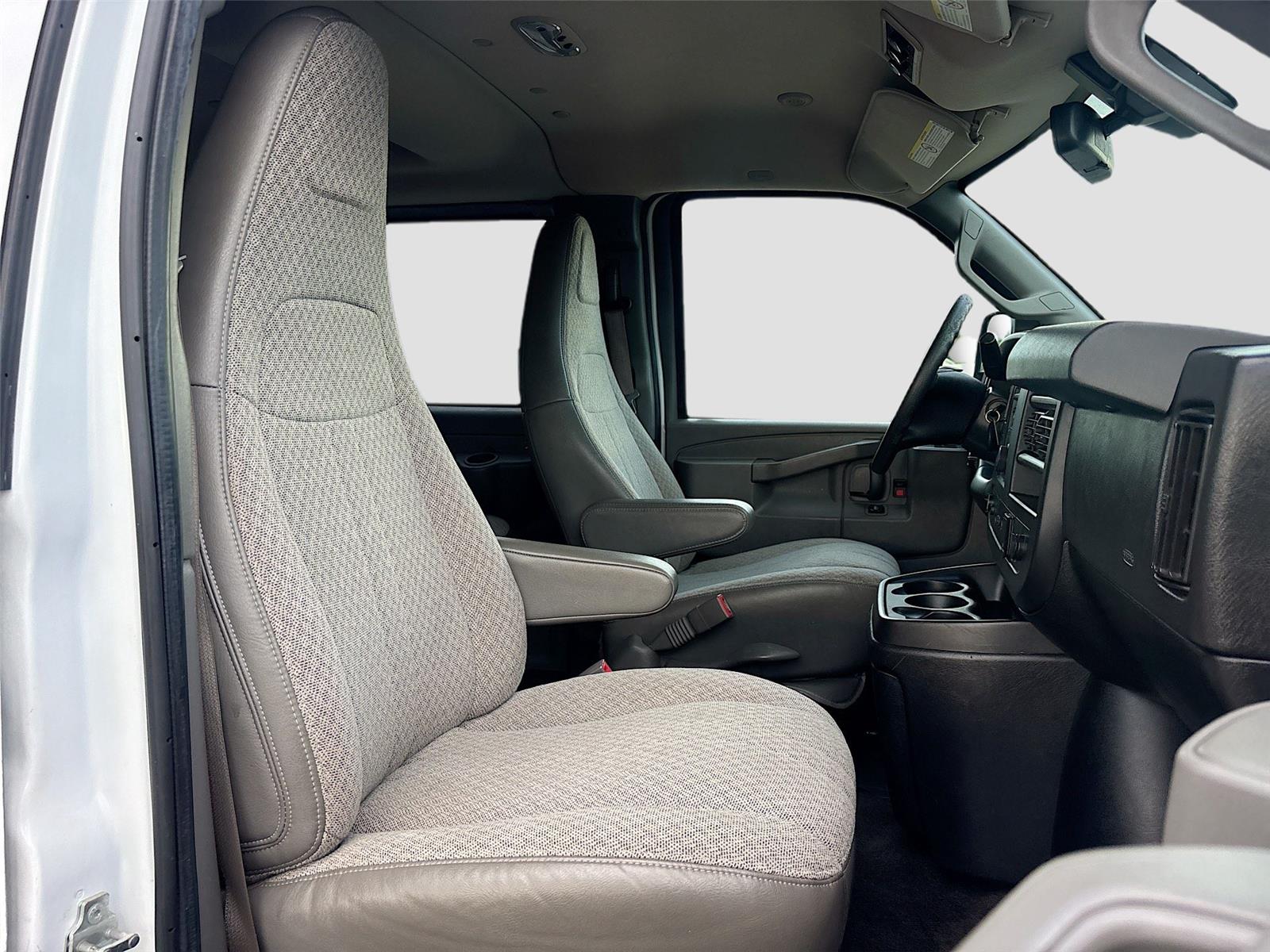 2019 Chevrolet Express Passenger LT