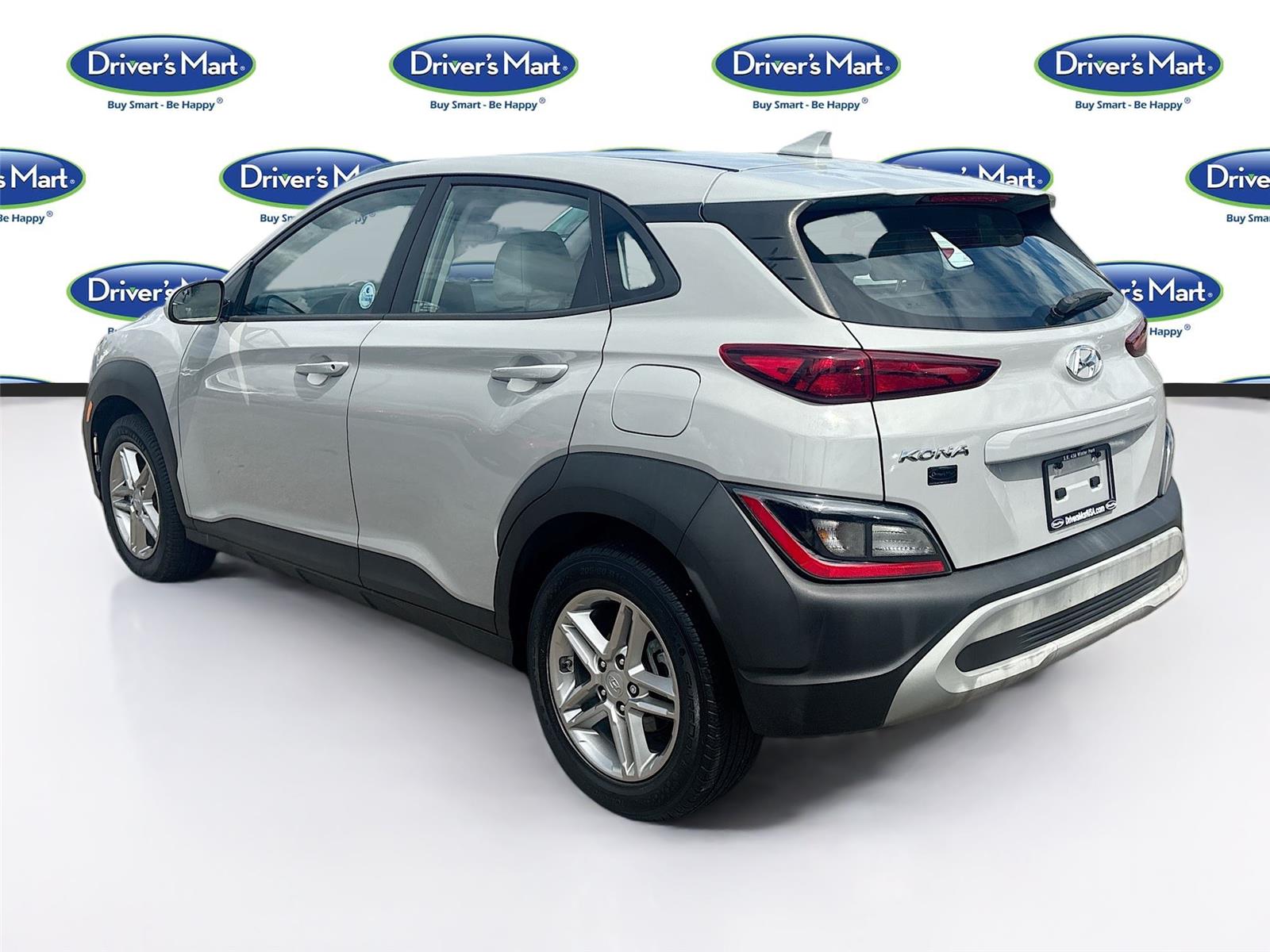 2022 Hyundai Kona SE photo 3