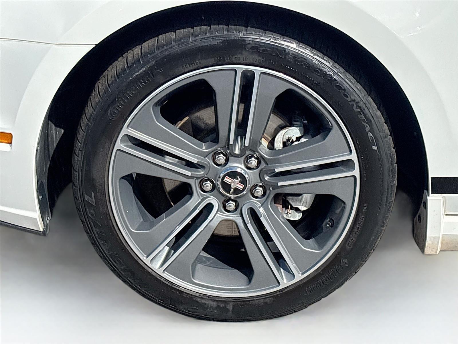 2013 Ford Mustang V6 Premium