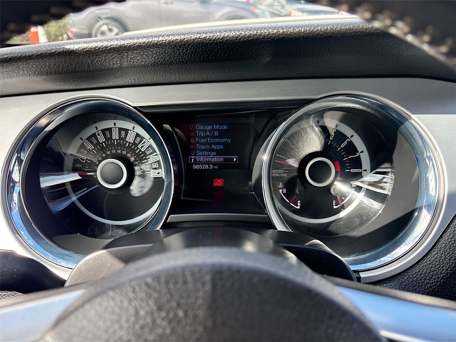 2013 Ford Mustang V6 Premium