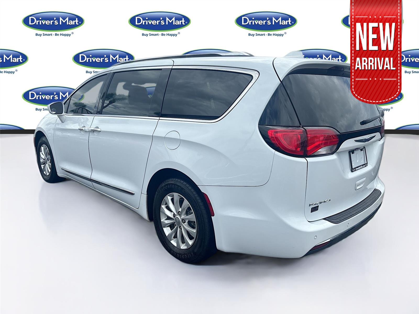 2019 Chrysler Pacifica Touring L photo 3