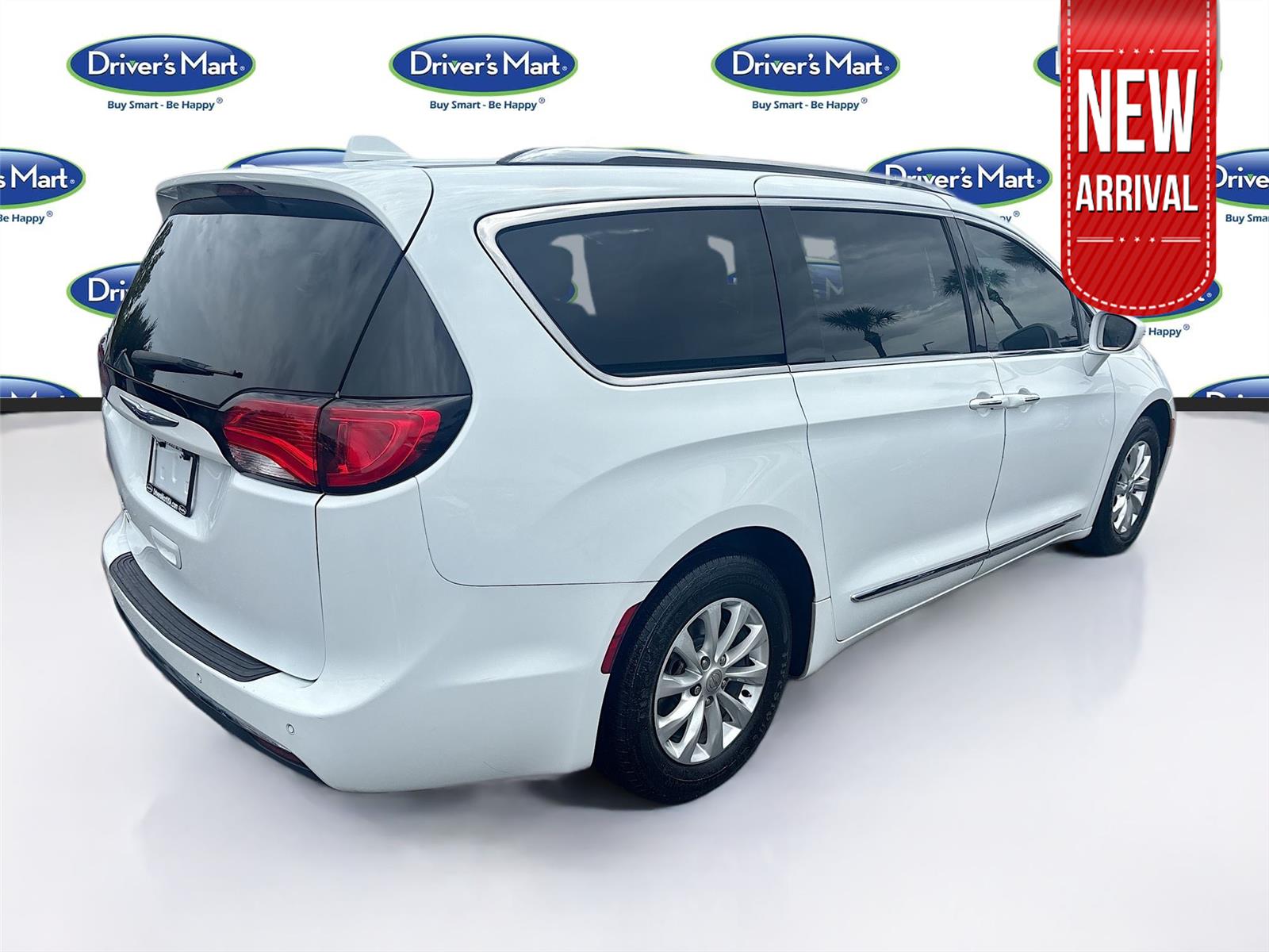 2019 Chrysler Pacifica Touring L photo 5