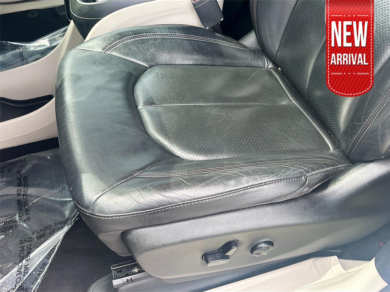 2019 Chrysler Pacifica Touring L photo 12