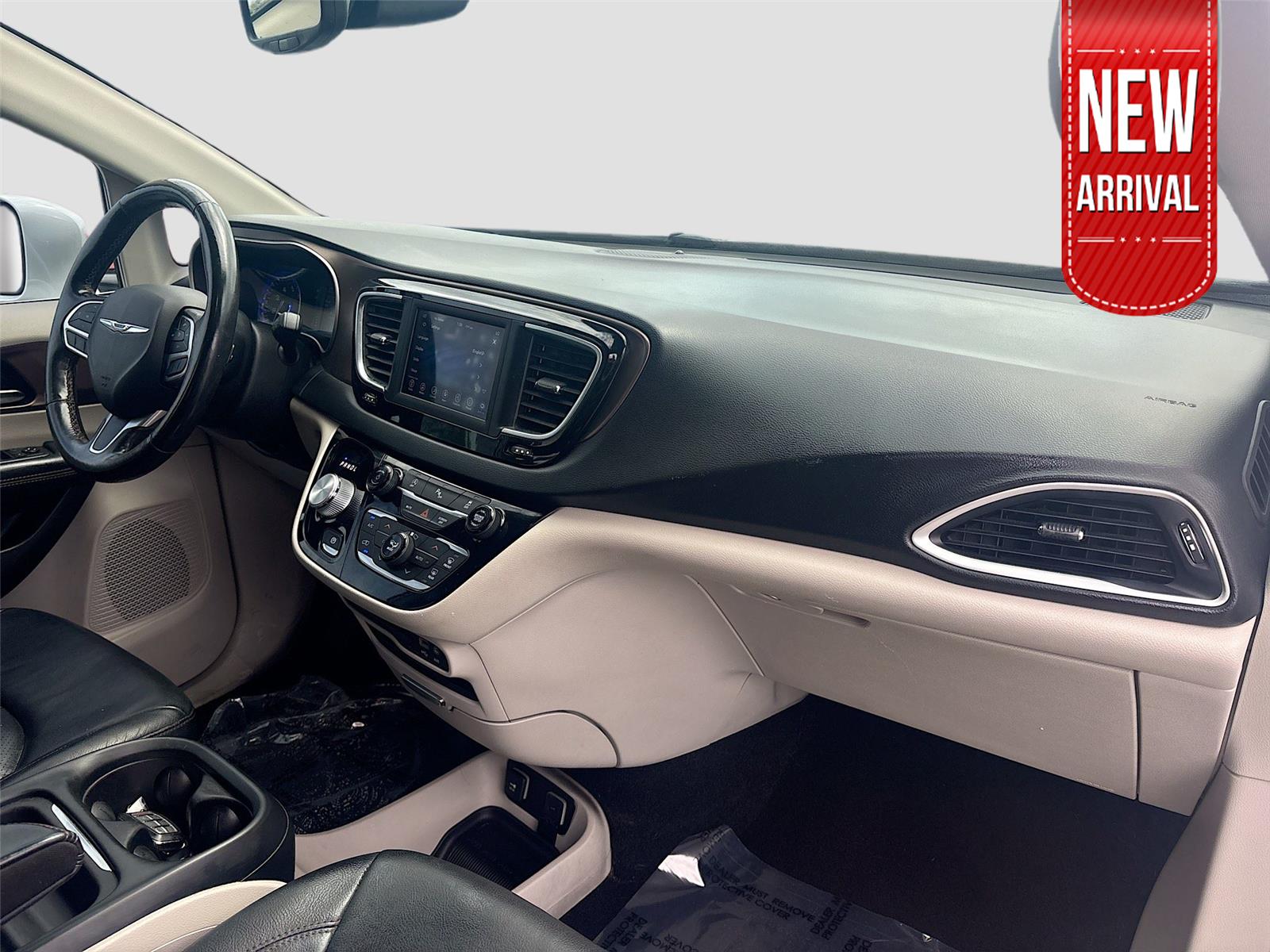 2019 Chrysler Pacifica Touring L photo 16