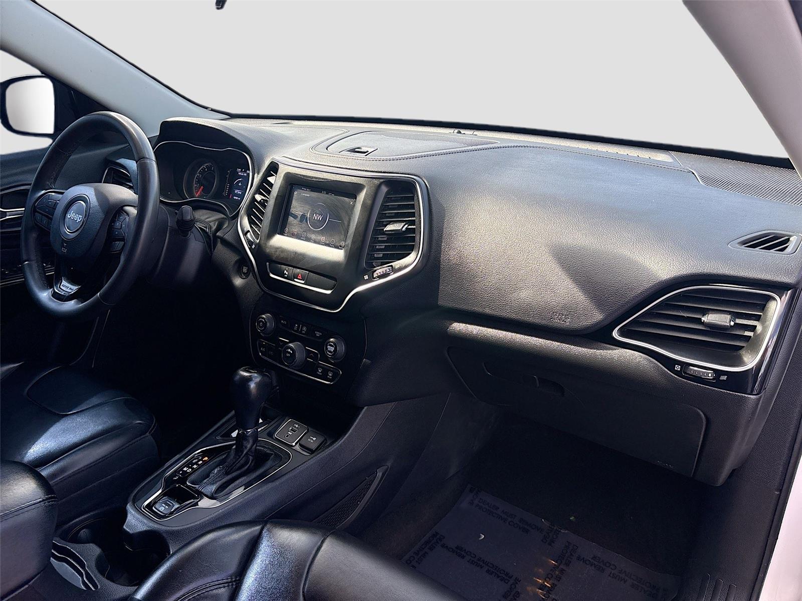 2020 Jeep Cherokee Altitude photo 20